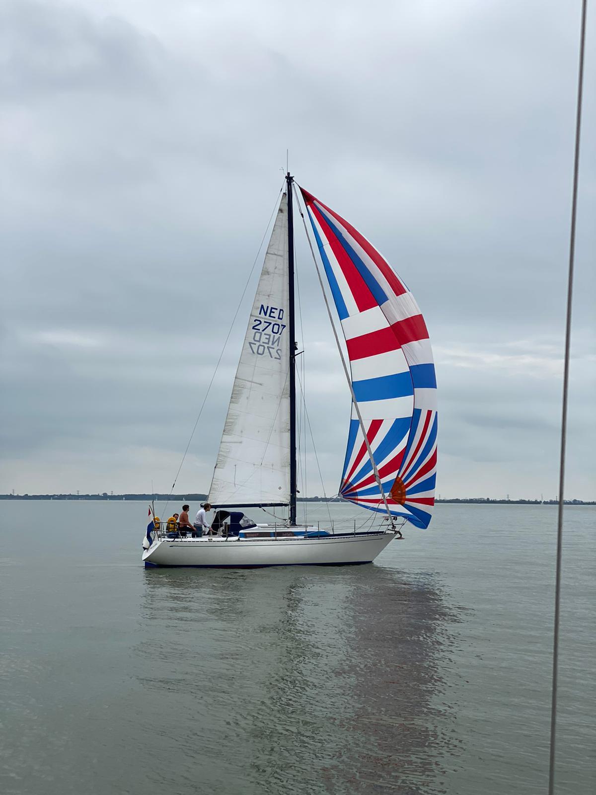 foto: 6 Standfast 33