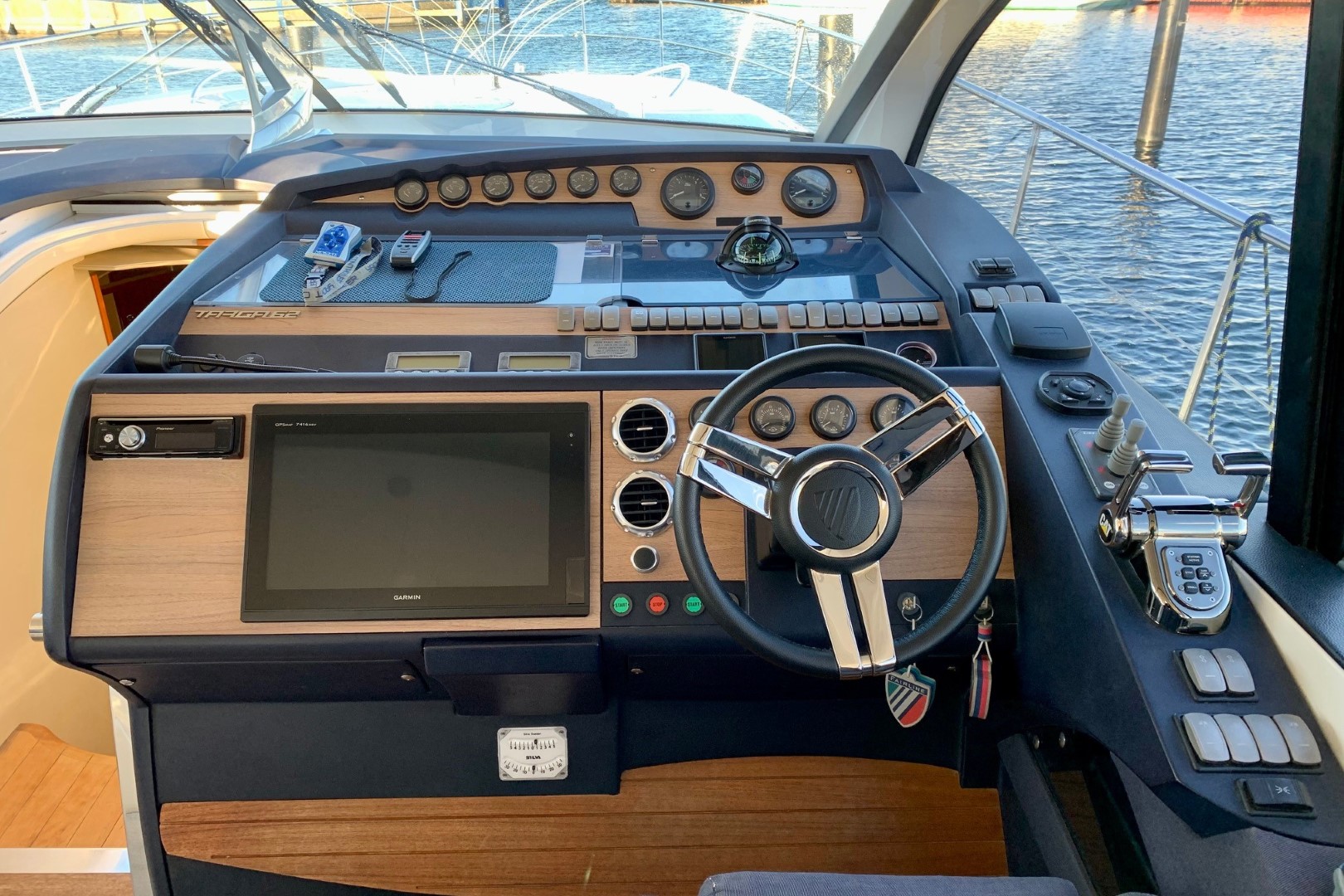 foto: 6 Fairline  Targa 62