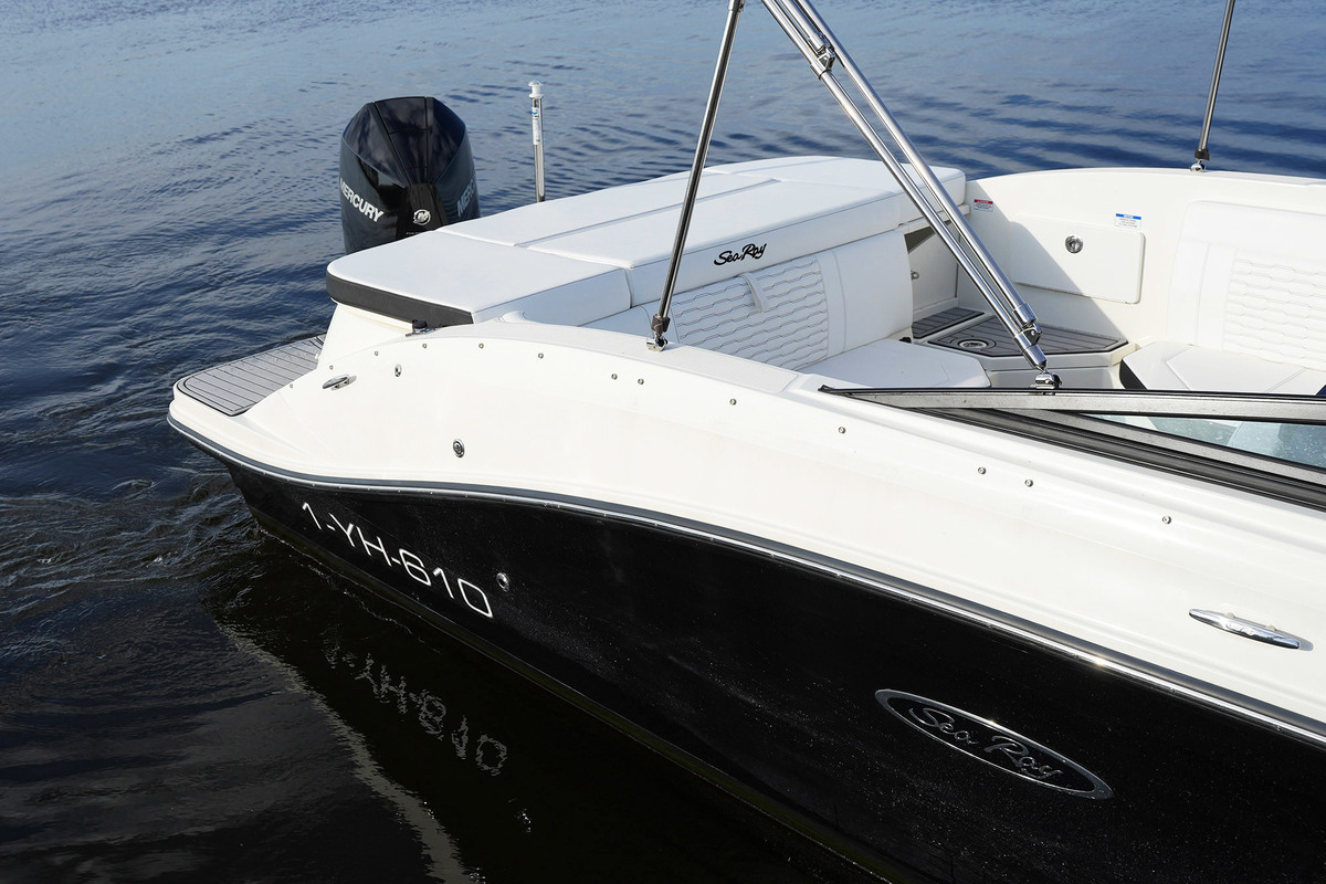 foto: 19 Sea Ray SPX 230 Outboard