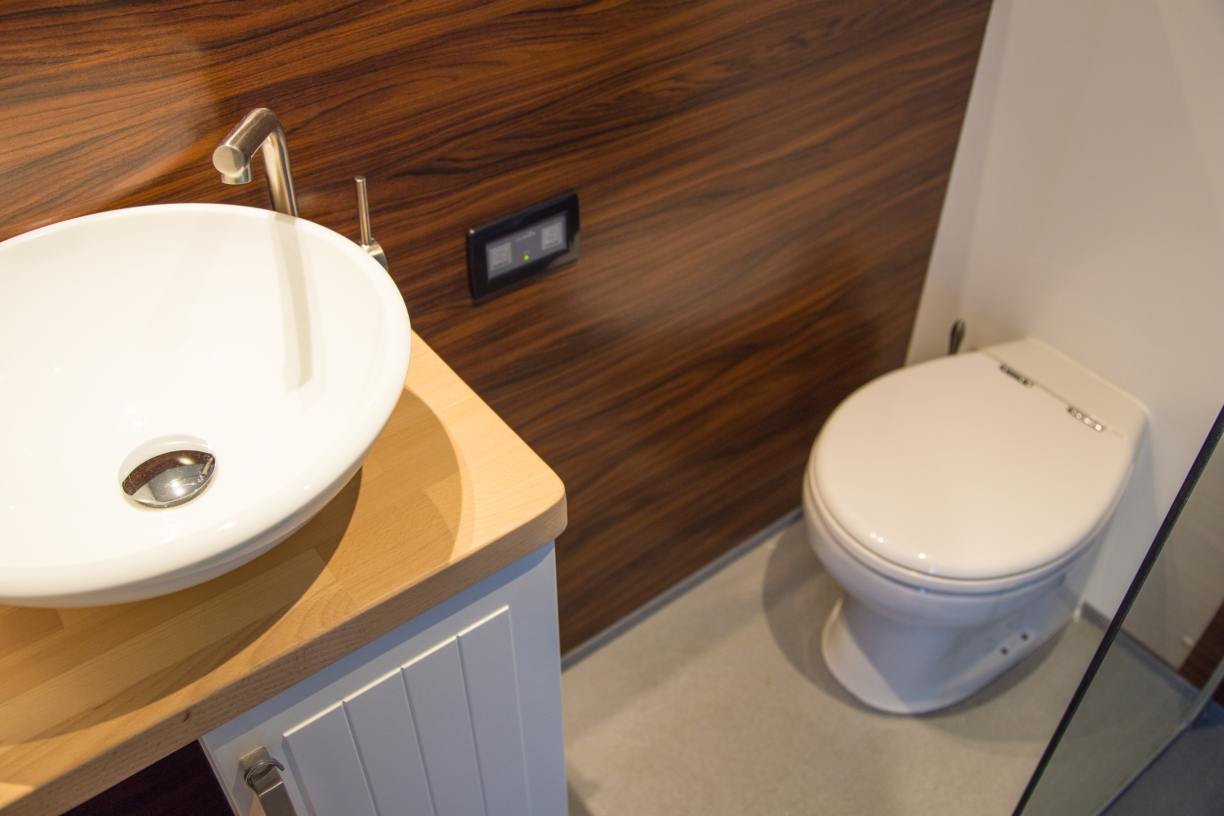 foto: 7 La Mare Houseboat Met Ligplaats Model DFS Aluminium