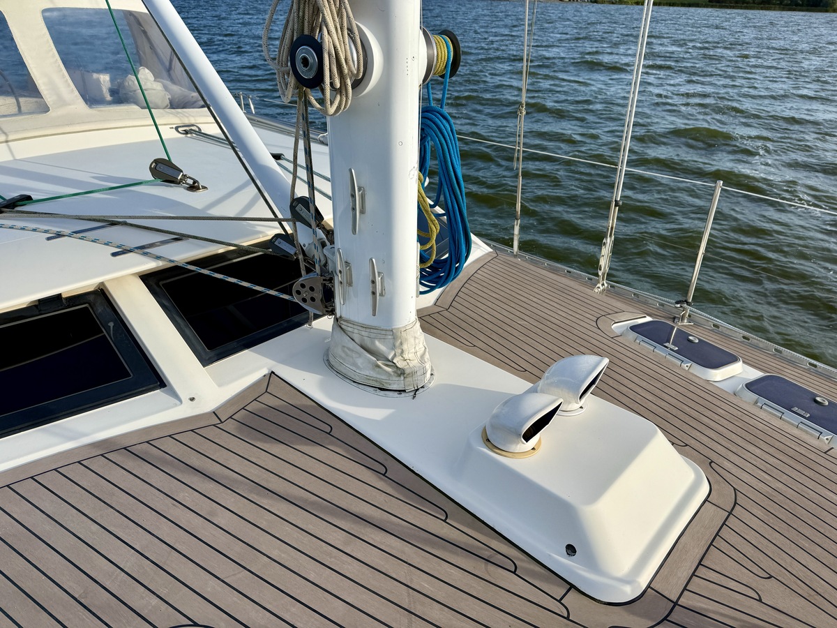 foto: 17 Oyster 45 Deck Saloon