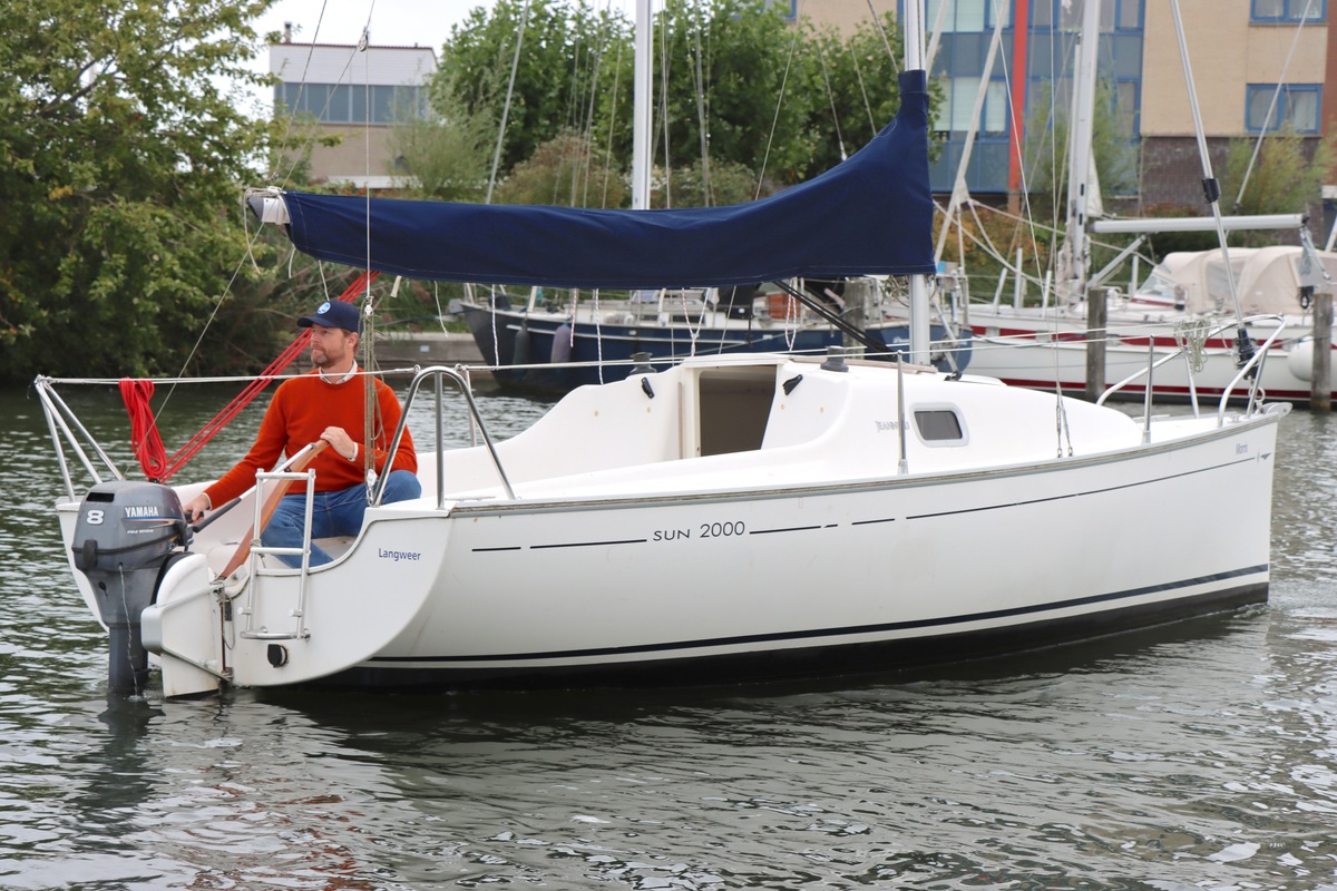 foto: 6  Jeanneau Sun 2000