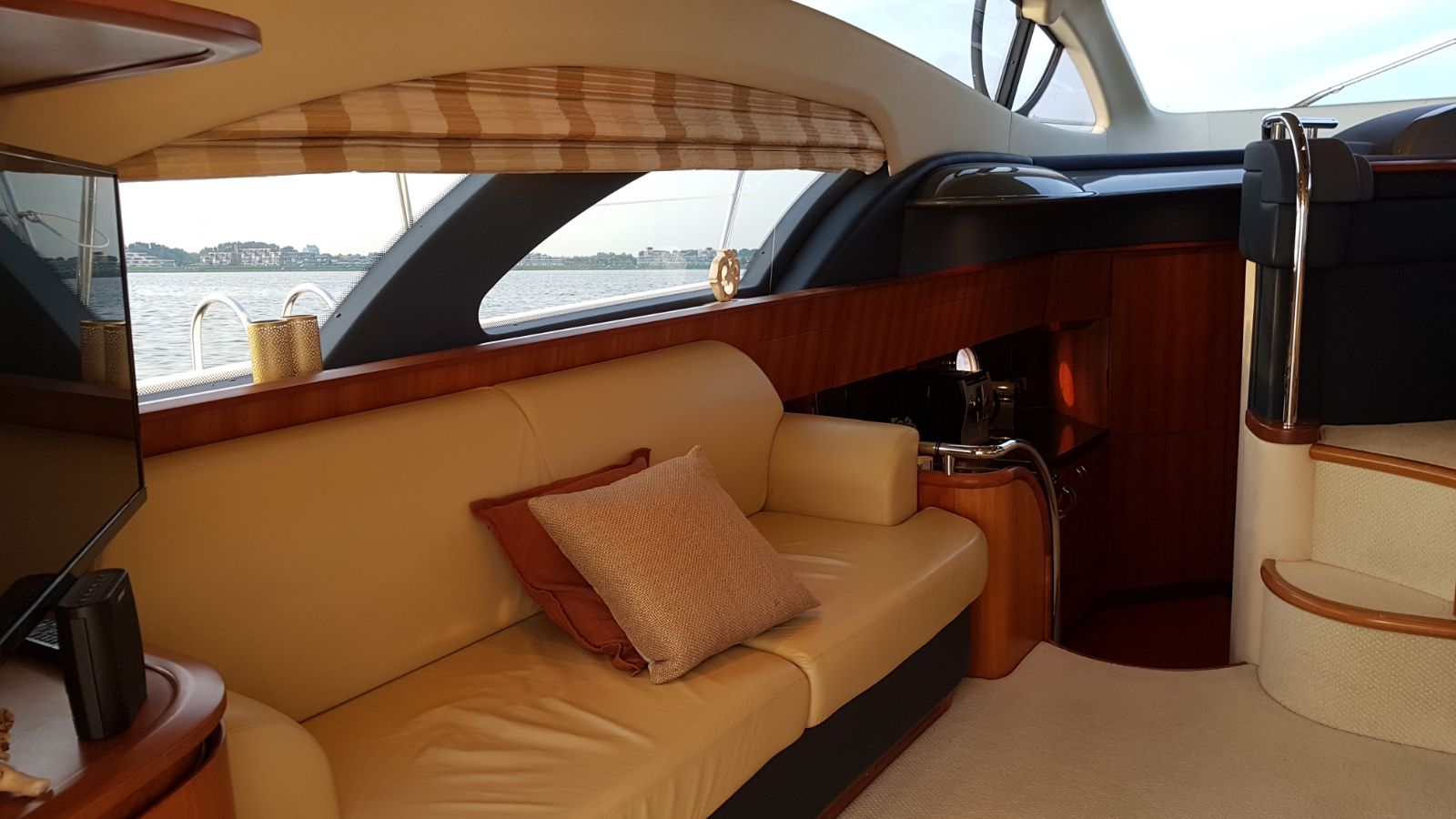 foto: 6 Azimut 50 fly