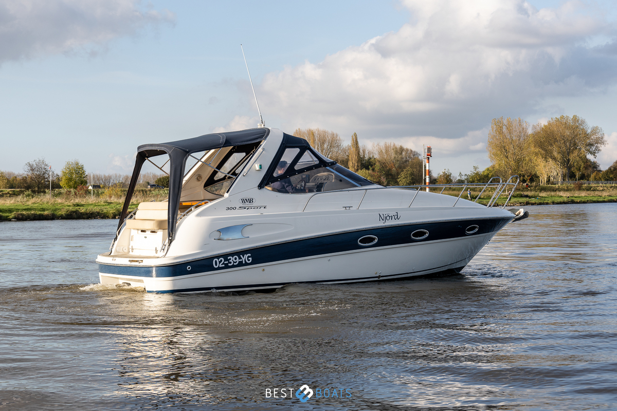 foto: 9 Bavaria 300 Sport