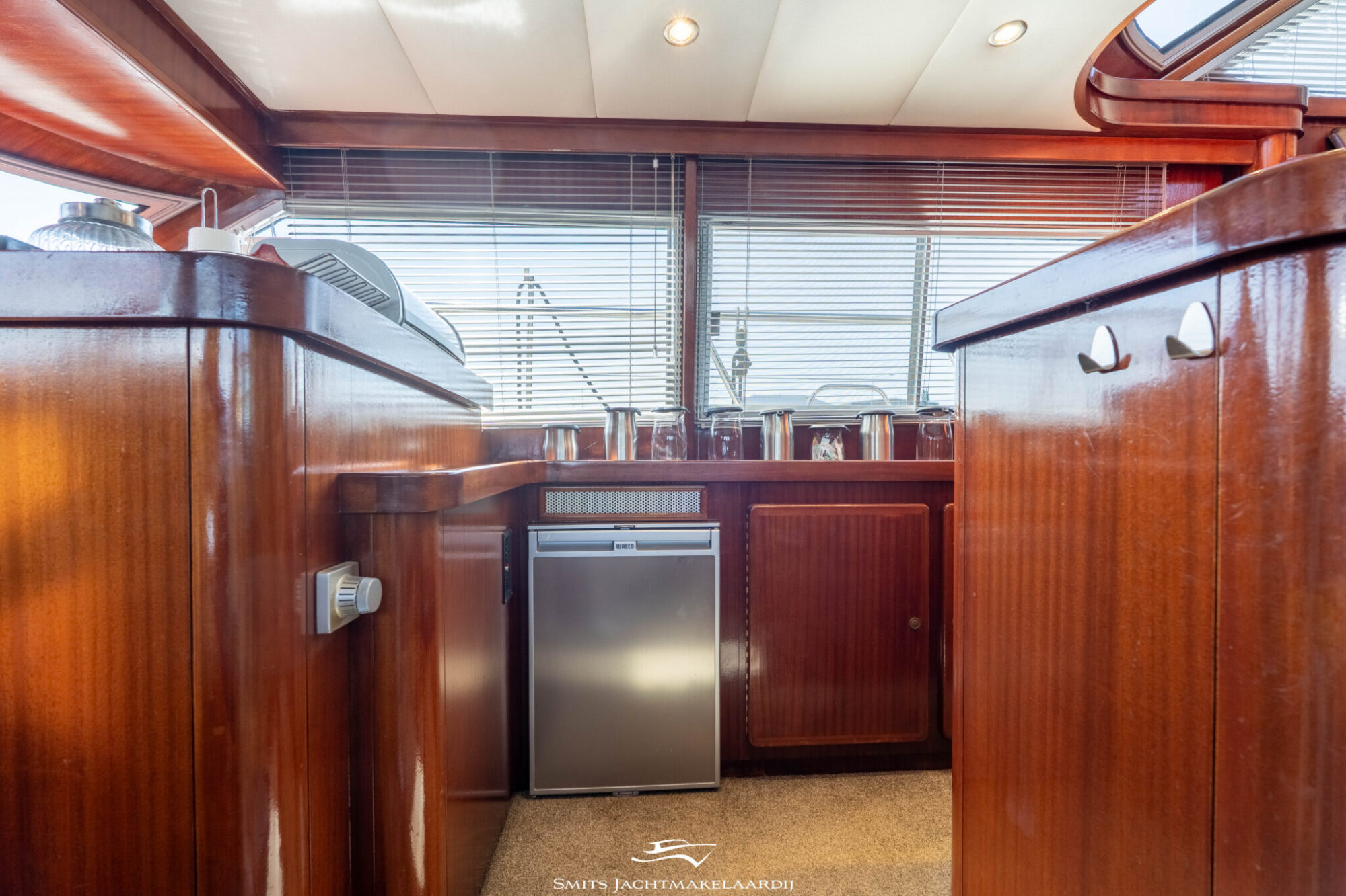 foto: 24 Van der Valk Valk Vitesse 54 Stabilizers