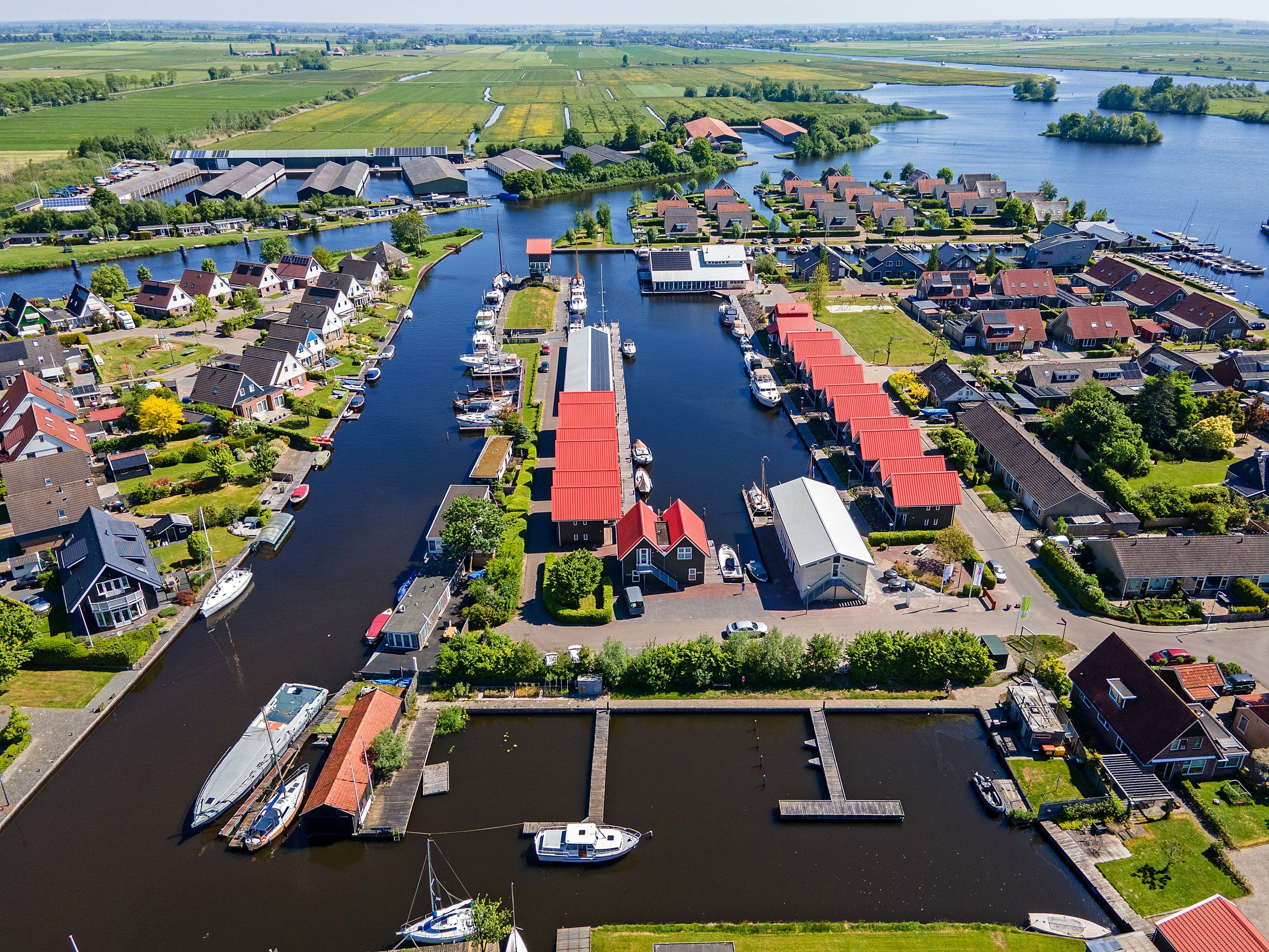 hoofdfoto: 1 Ligplaats Te Koop Friesland In Terherne Evt. Met Houseboat