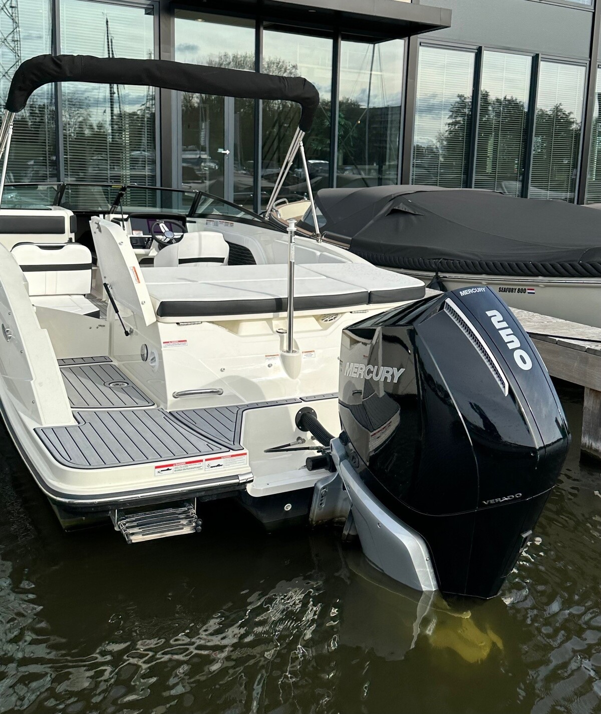 foto: 20 Sea Ray SPX 230 Outboard