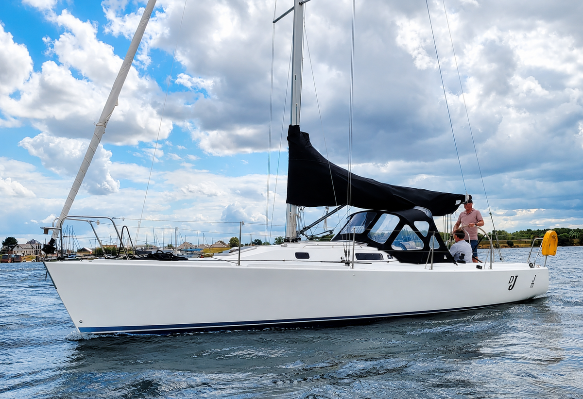 J Boats J105