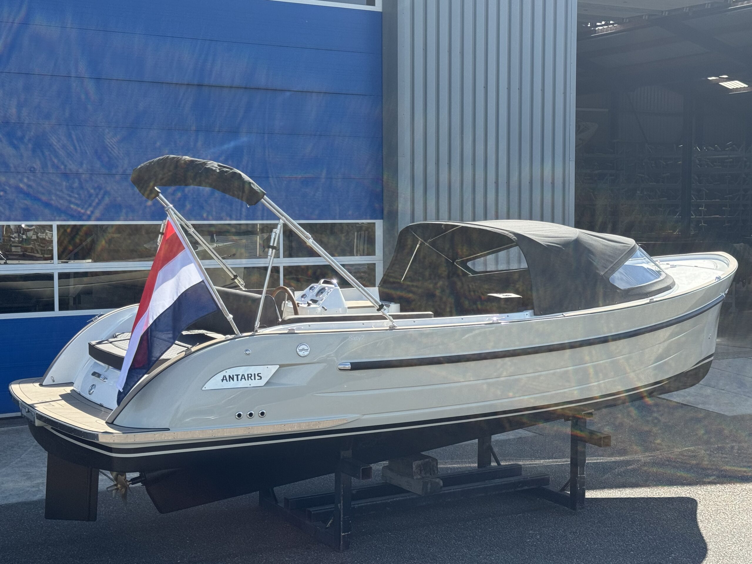 foto: 6 Antaris Sixty7 (op voorraad)