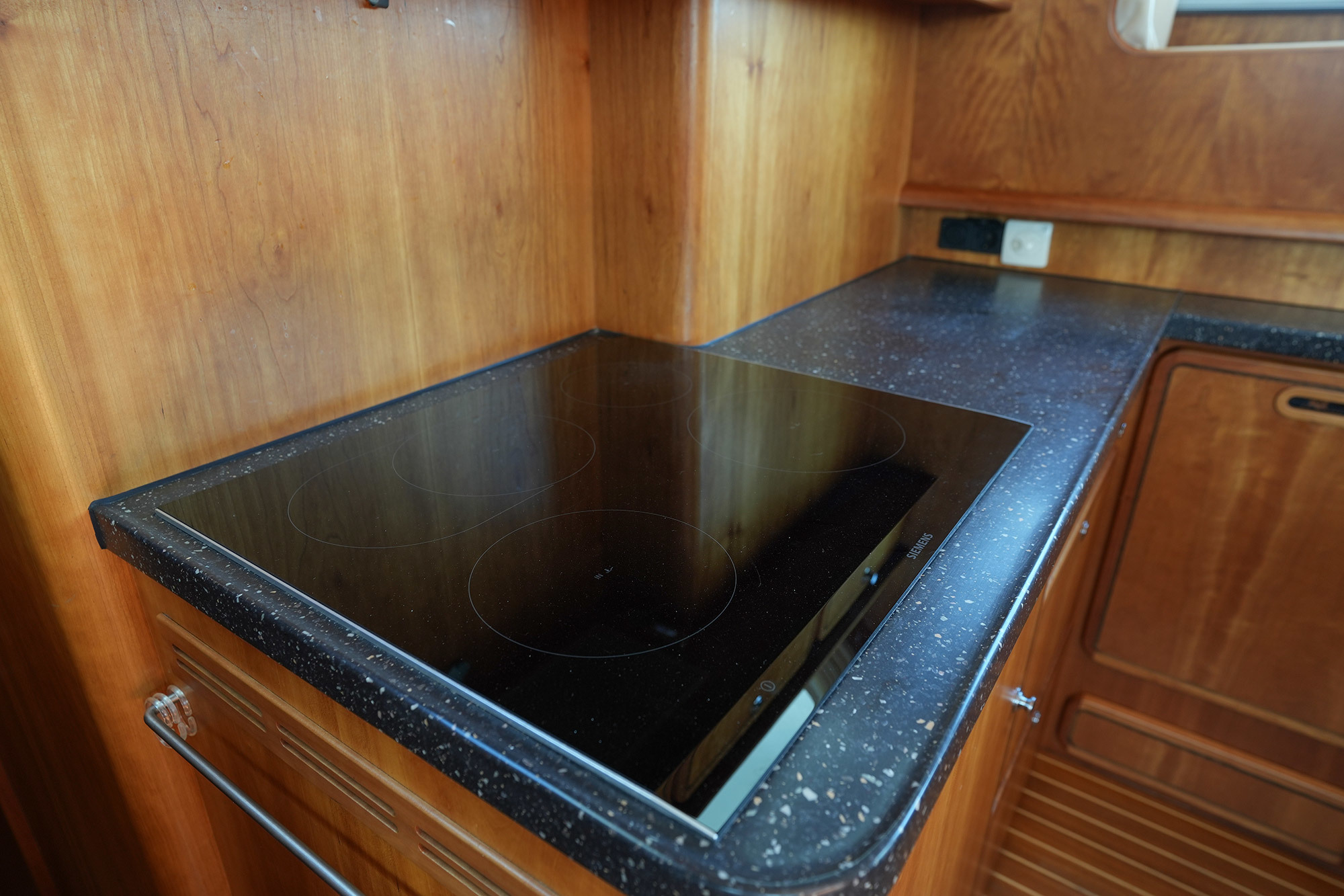 foto: 16 Linssen Grand Sturdy 500 Variotop Mark II