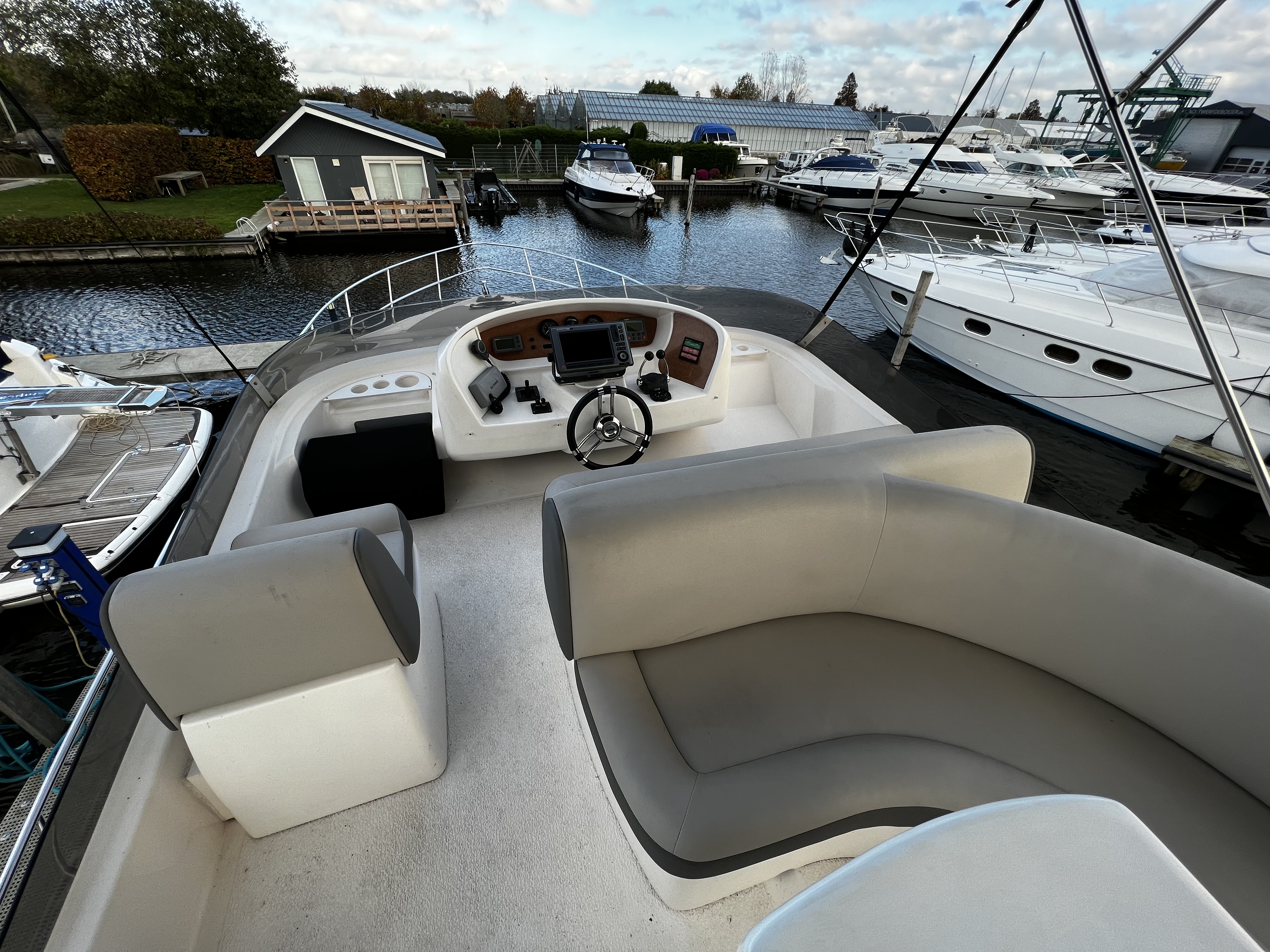 foto: 9 Astondoa  43 GLX