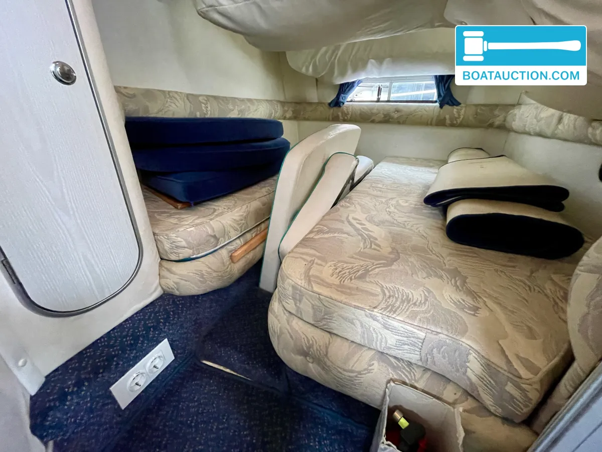 foto: 17 Sealine 310 Sportbridge