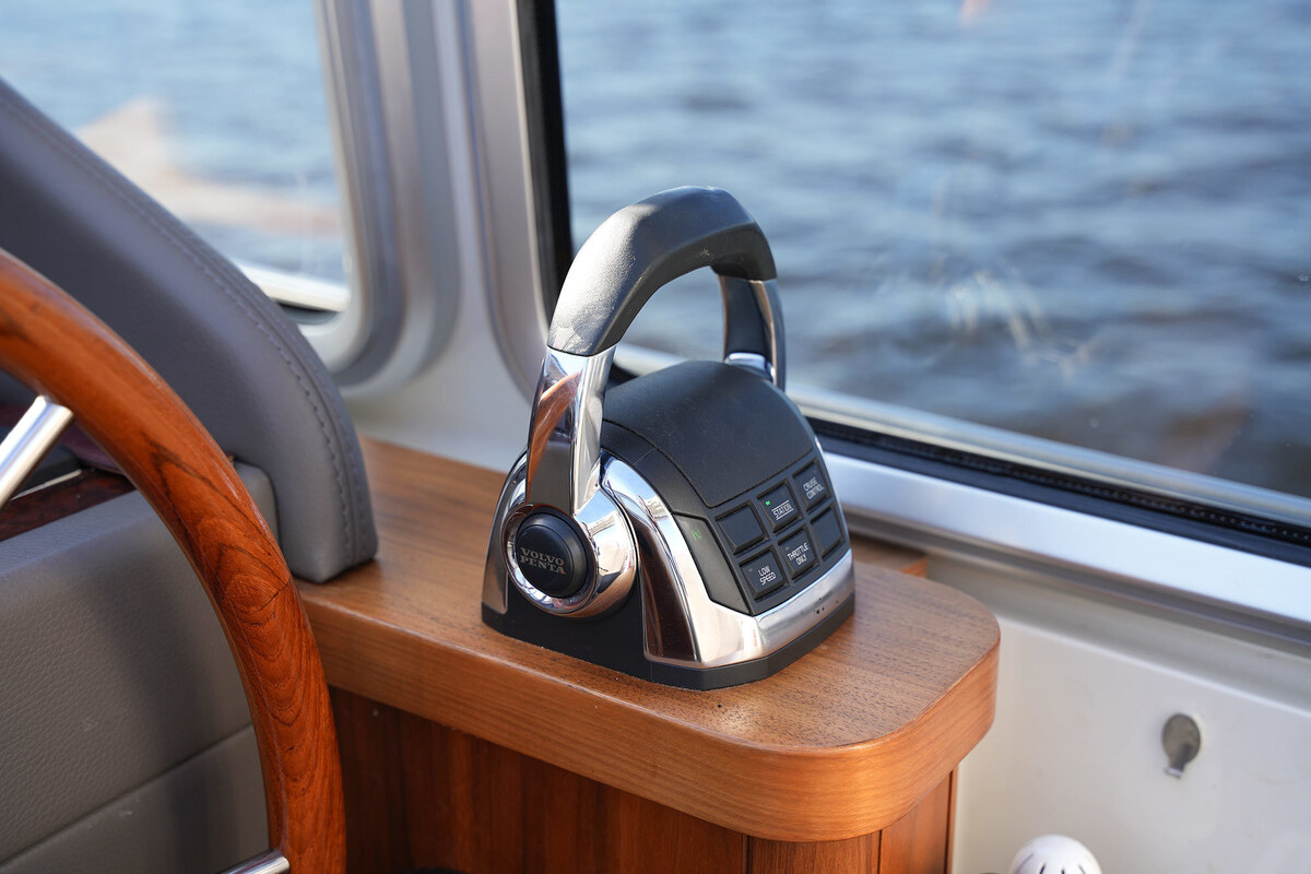 foto: 16 Linssen Grand Sturdy 410 AC Variotop met stabilisator