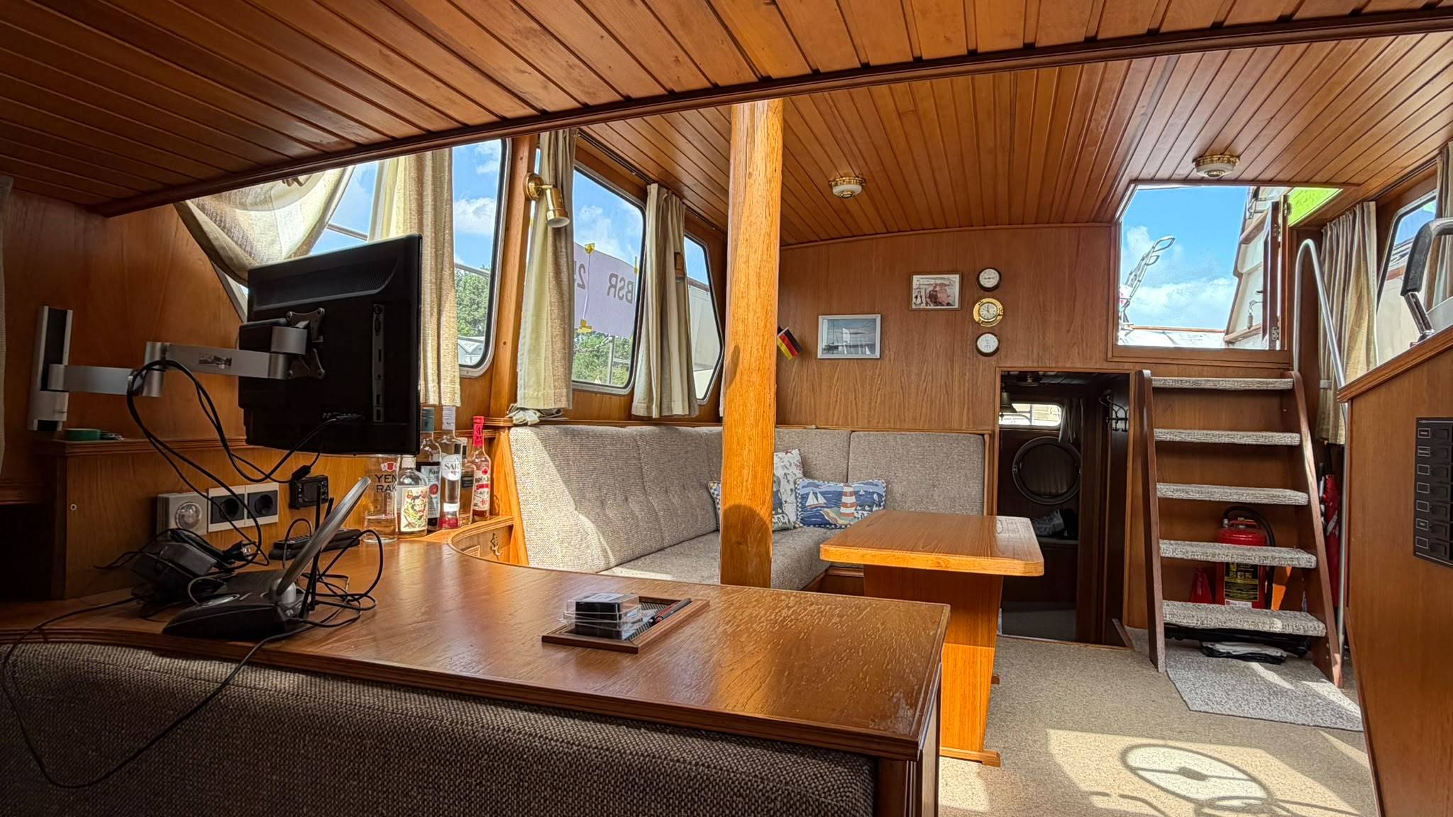 foto: 5 Van Der Valk 1300 Fly Bridge