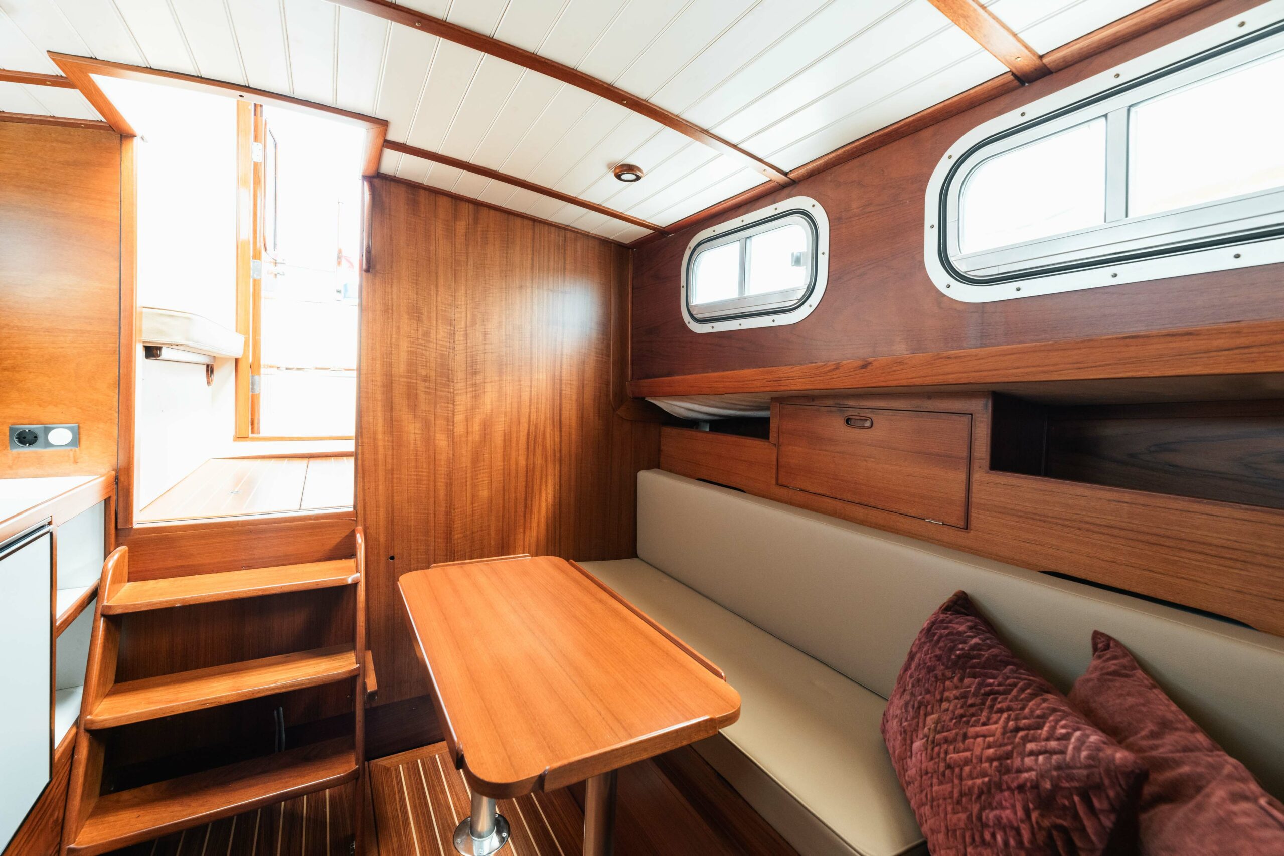 foto: 7 Fairways Marine Fisher 30 Pilothouse Ketch