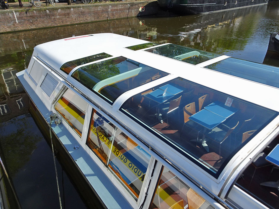 foto: 10 Amsterdamse Grachten rondvaartboot 21.80 21.80
