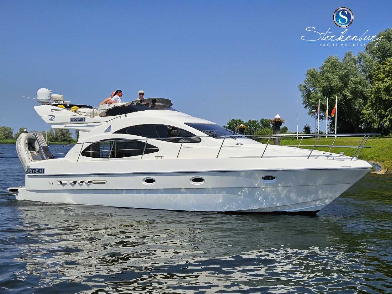foto: 11 Azimut 42