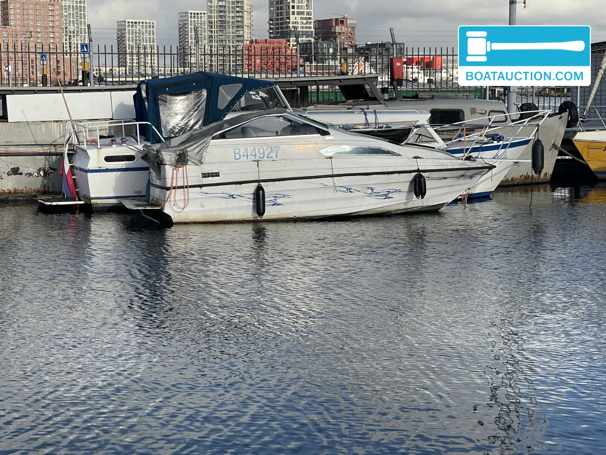 foto: 6 Bayliner 700