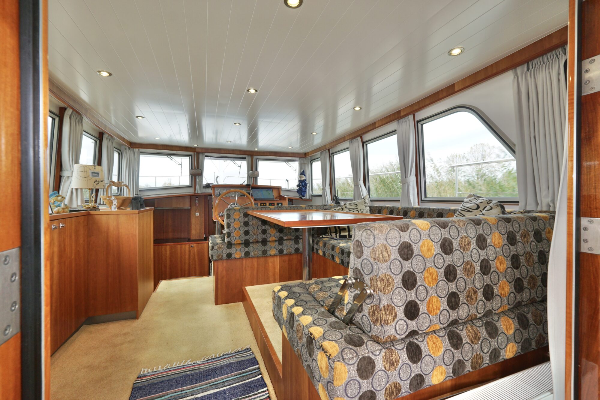 foto: 22 Serious Yachts Serious Yachts Gently Low Bridge 14.50 Sedan