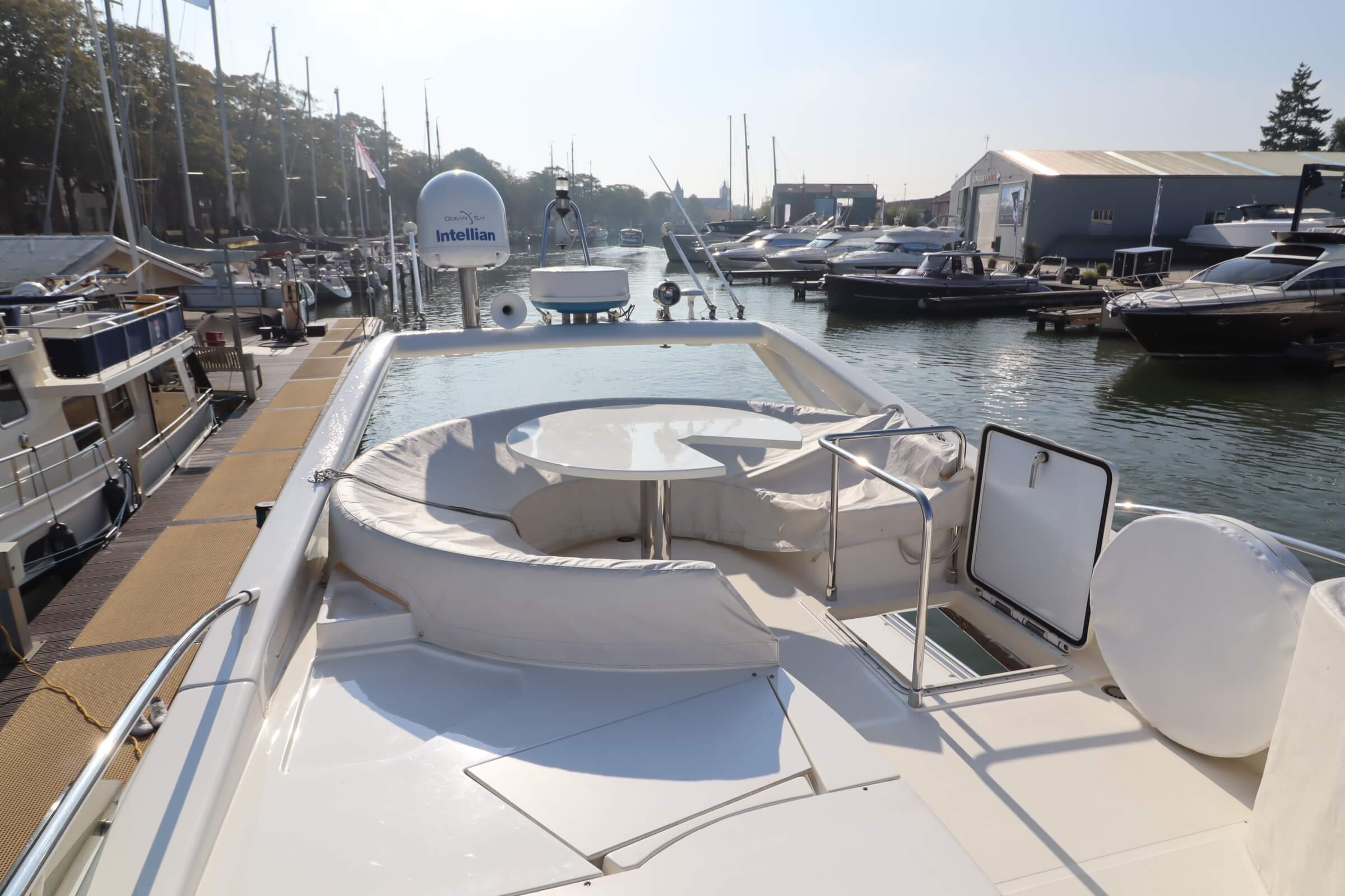 foto: 19 Ferretti Yachts 530