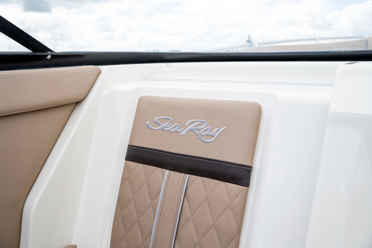 foto: 16 Sea Ray Sun Sport 250