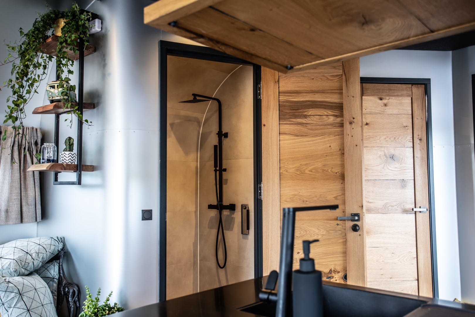 foto: 8 The Coon 1000 Houseboat