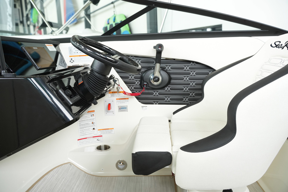 foto: 13 Sea Ray SPX 210 