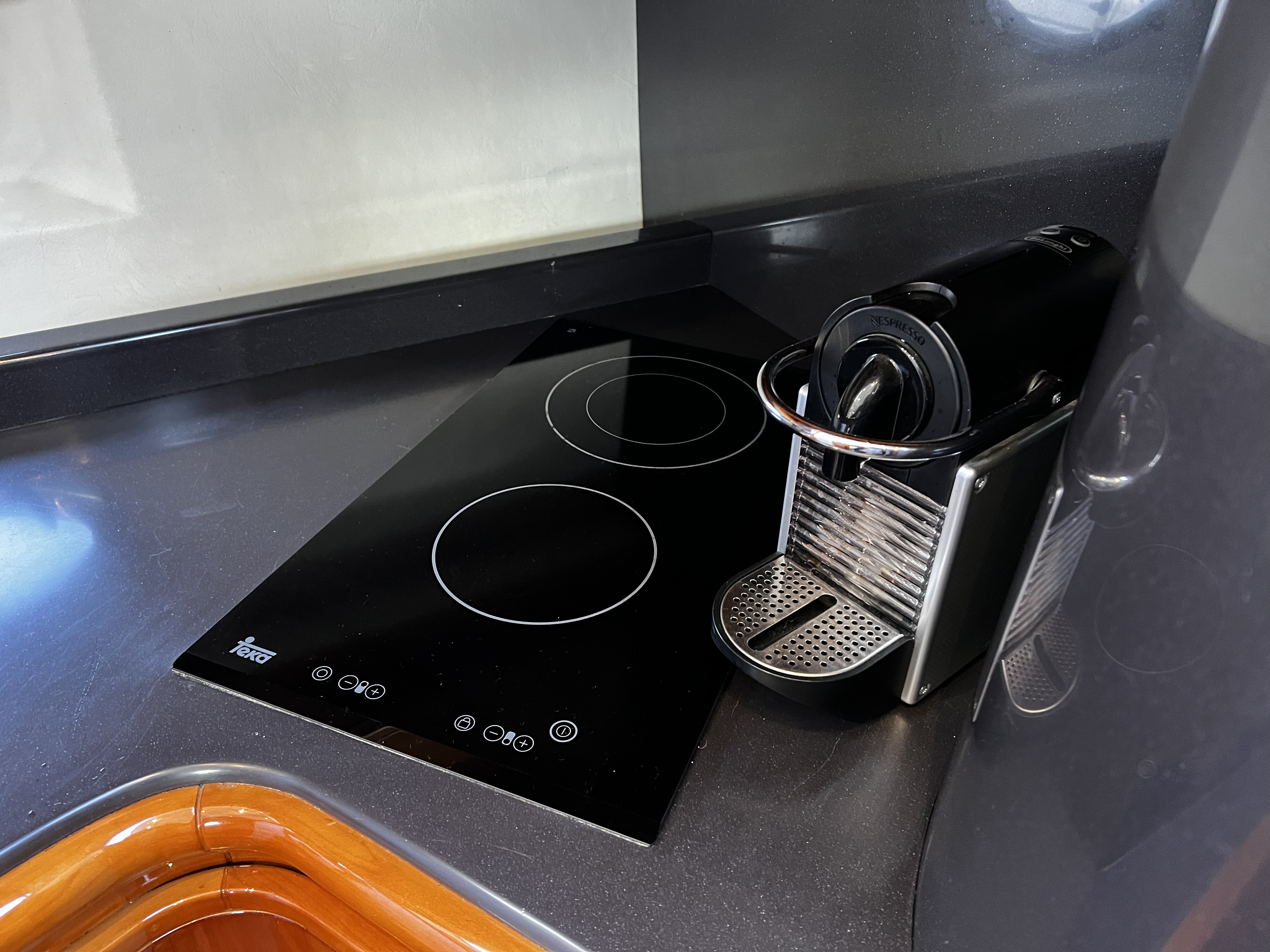 foto: 10 Astondoa  43 GLX