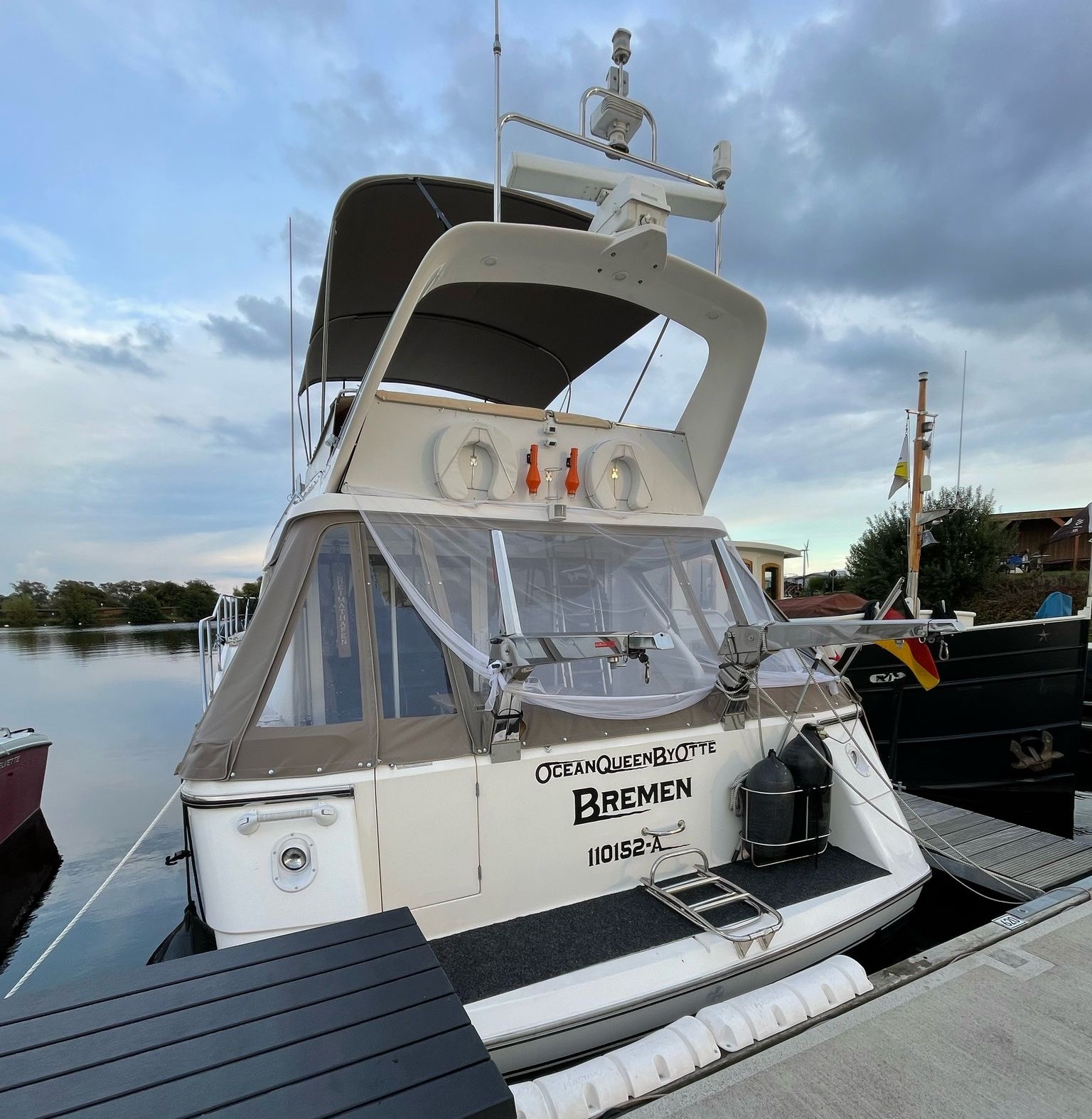 foto: 11 Princess Princess 48 Flybridge