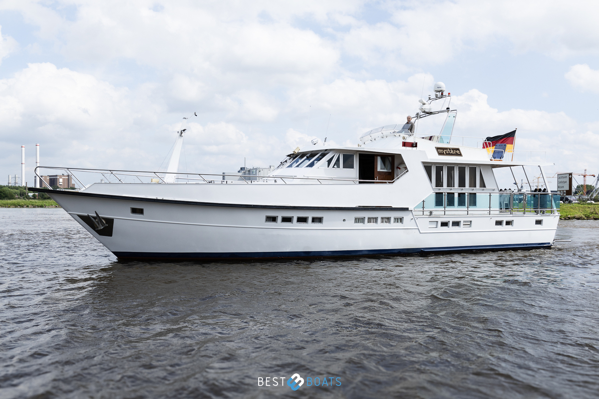 foto: 11 Mystere 19 meter