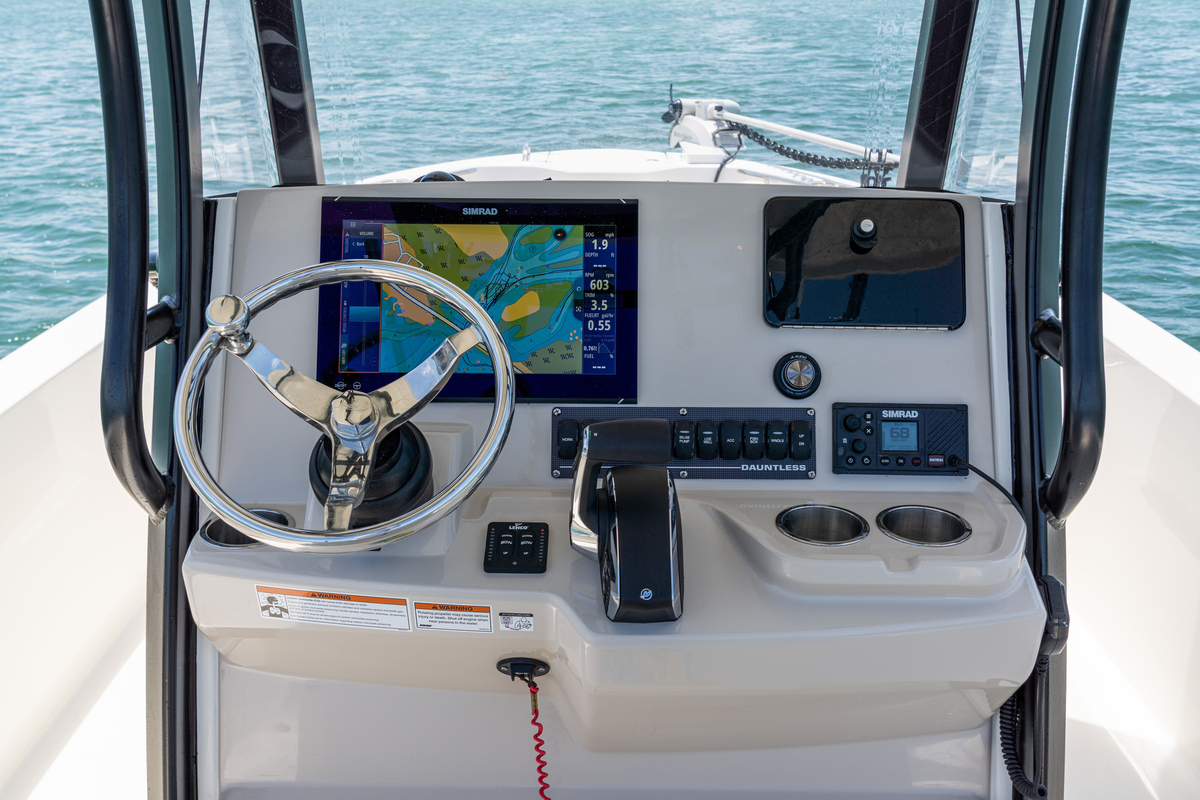 foto: 6 Boston Whaler 280 Dauntless
