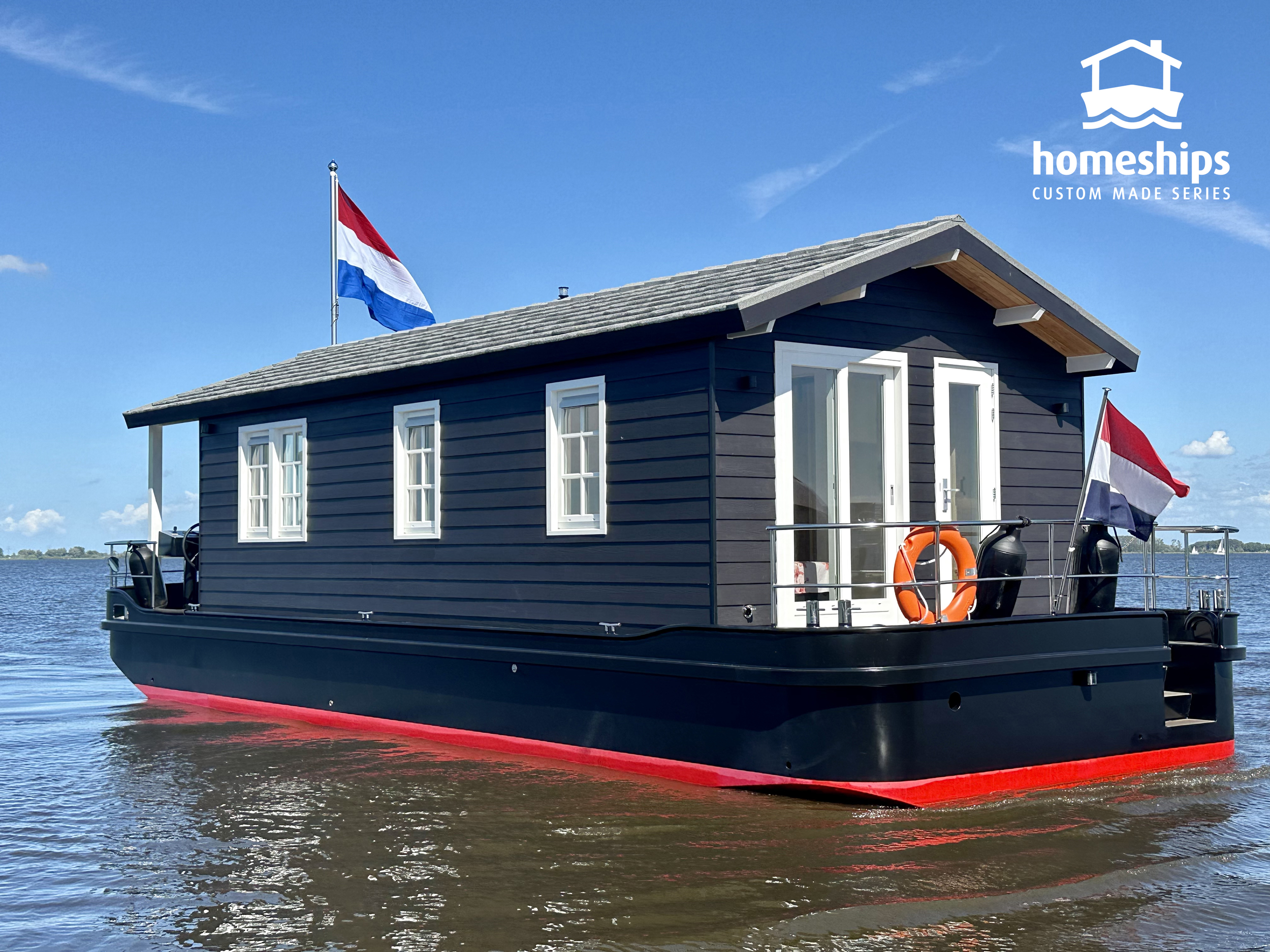 foto: 19 HOMESHIP VaarChalet 1250D Luxe Houseboat