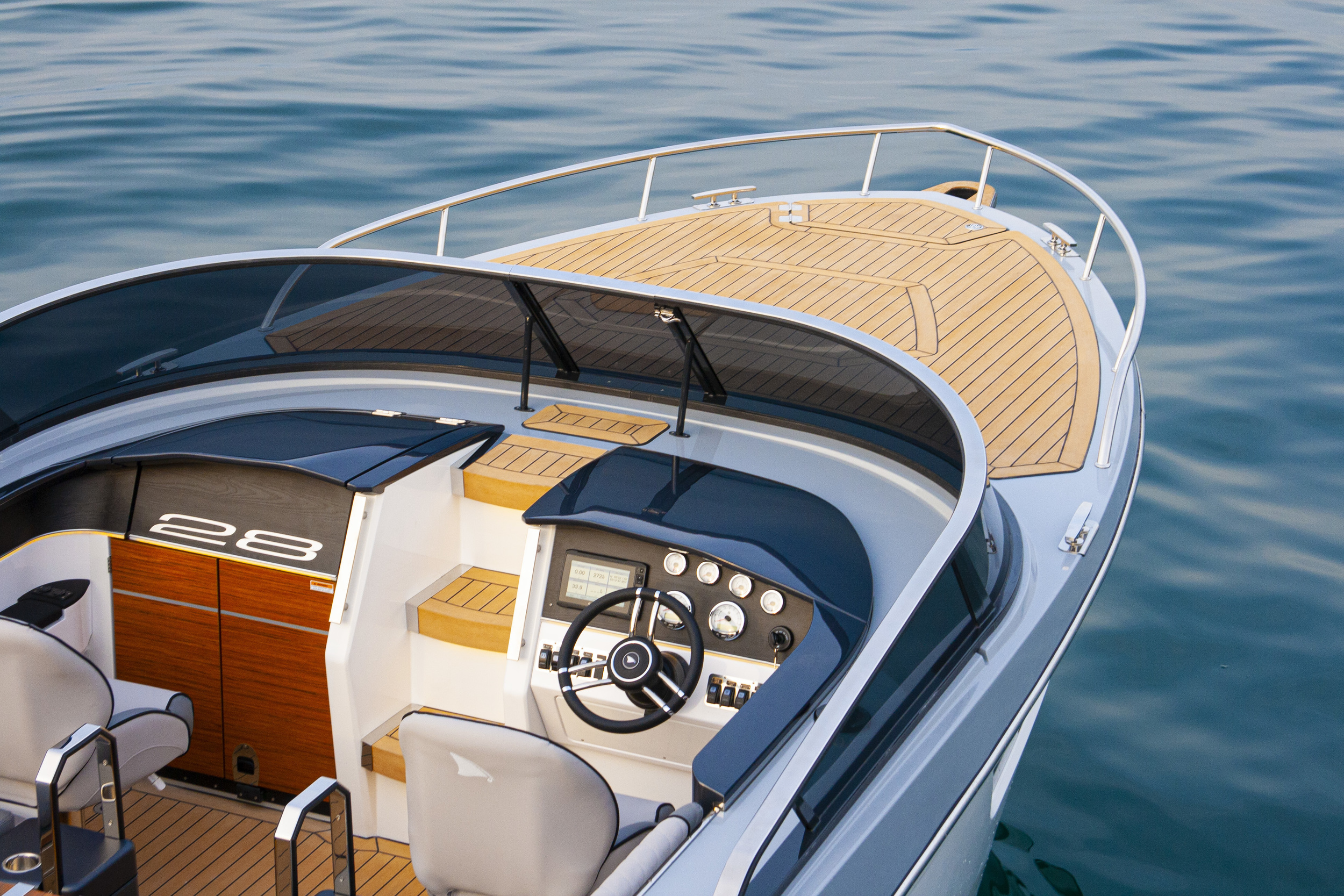 foto: 10 Alfastreet Marine 28 Cabin - Inboard Series