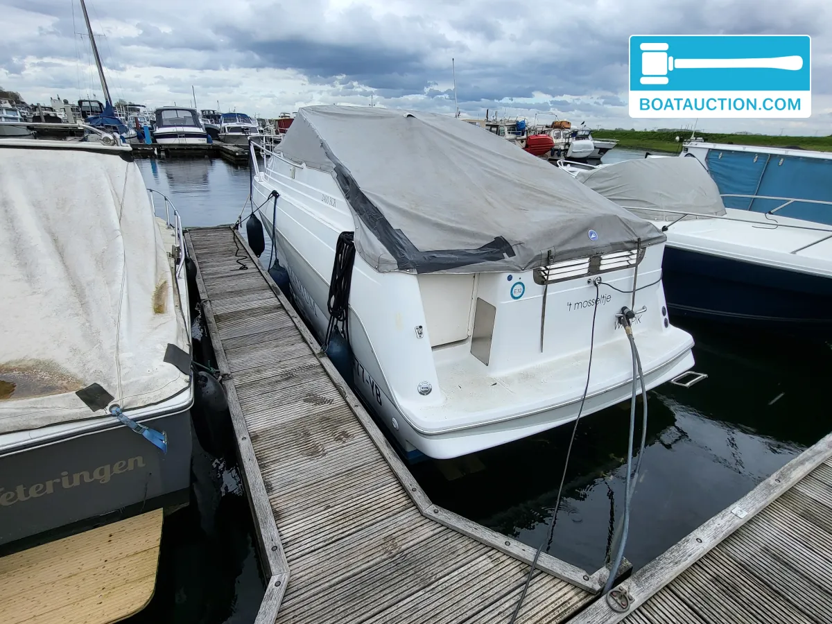 foto: 5 Maxum 2400 SCR