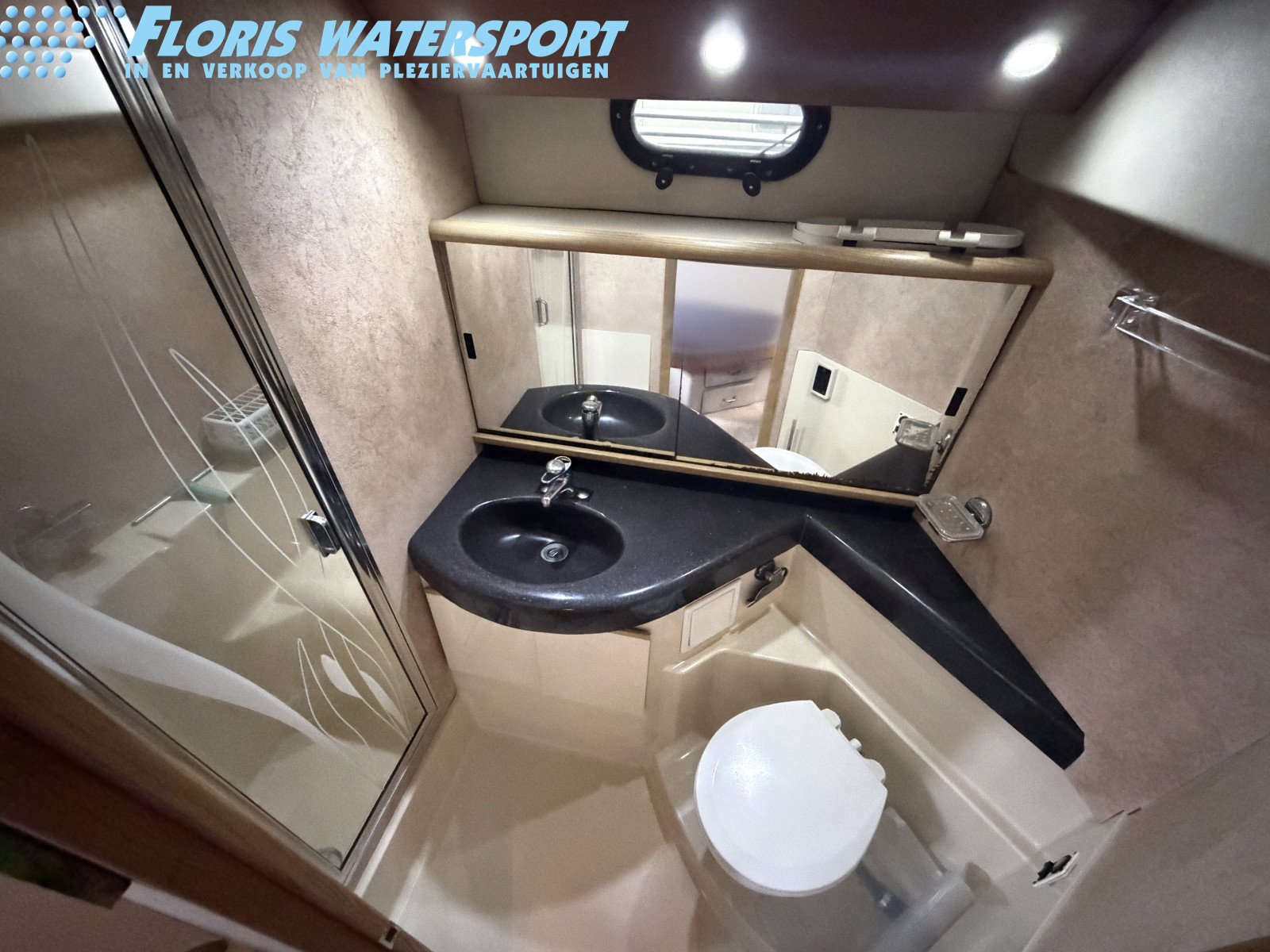 foto: 5 Bayliner 4387