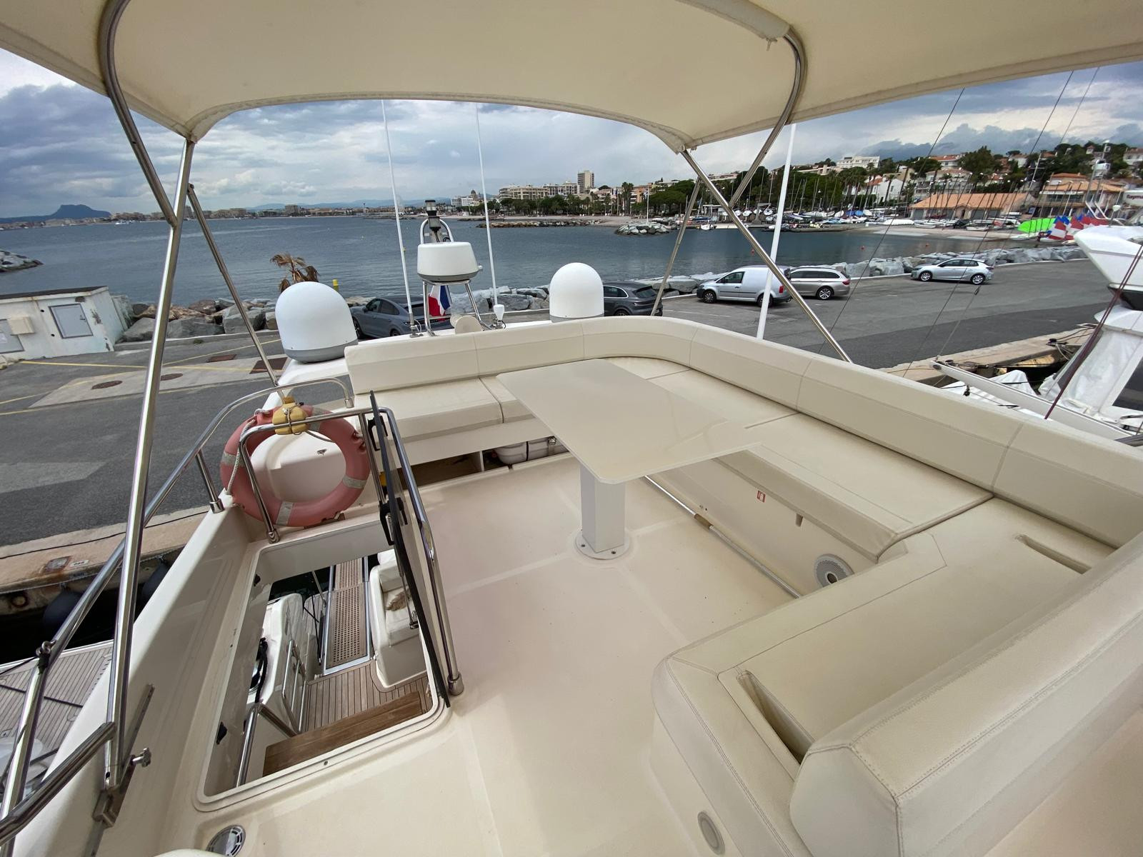 foto: 7 Ferretti 550