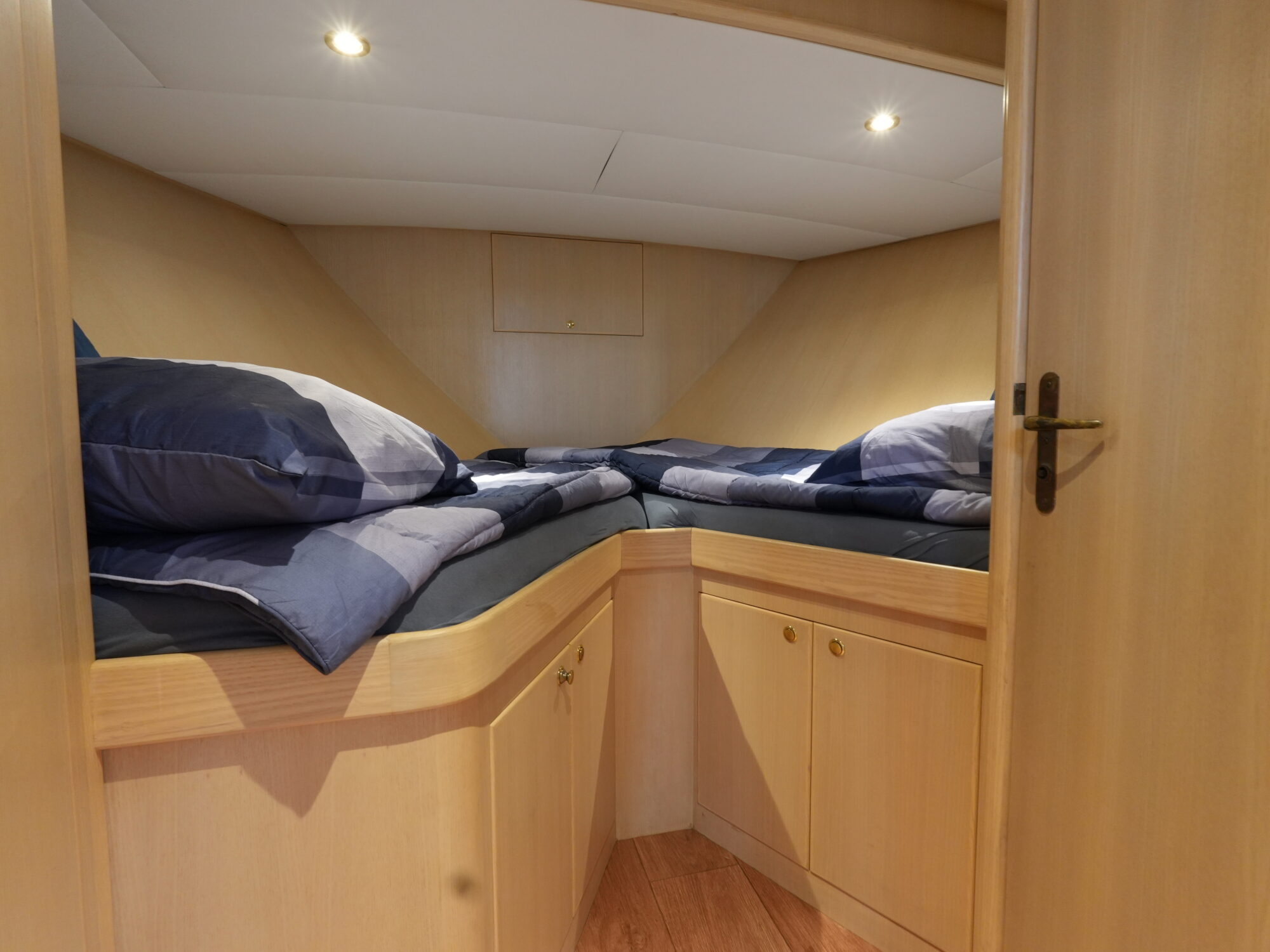 foto: 14 Valkkruiser Valkkruiser Falcon 45 Royal Cabrio