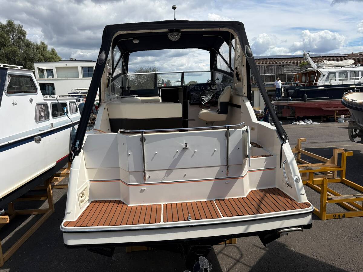 foto: 9 Bayliner 2855 CIERA