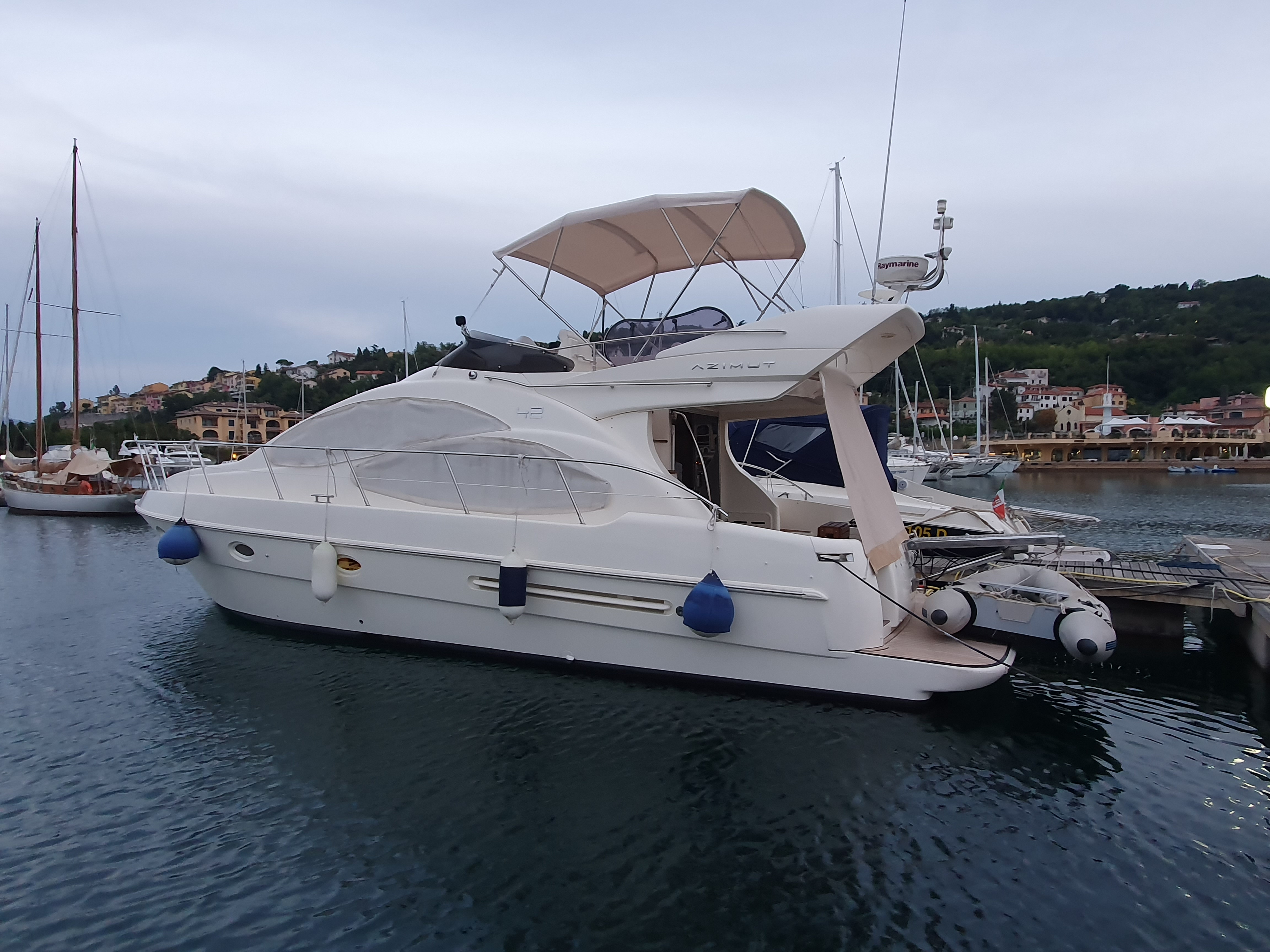 foto: 10 Azimut 42 Fly Evolution