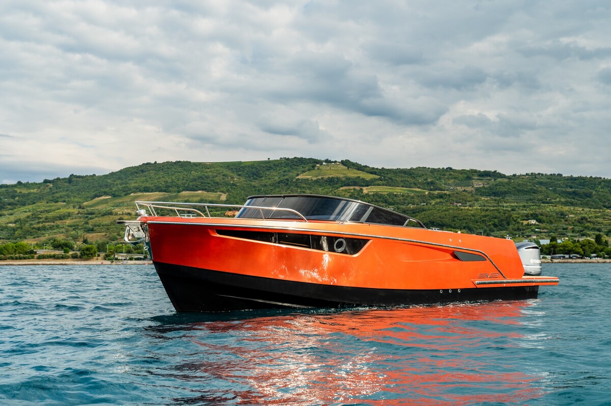 foto: 18 Alfastreet Marine 32 Cabin Sport - Outboard Series