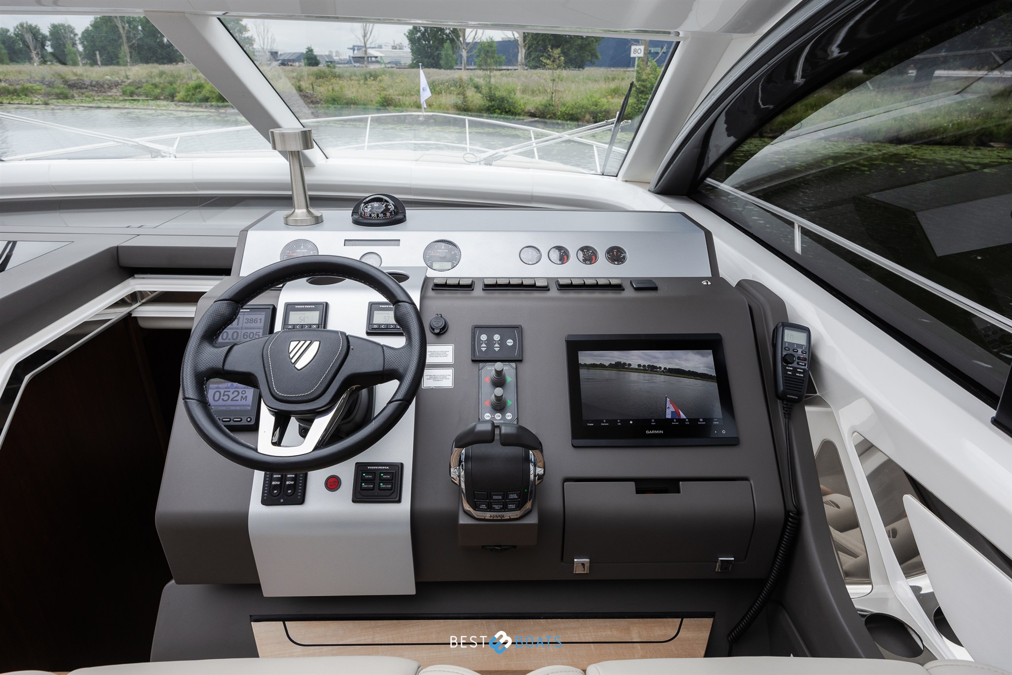 foto: 16 Fairline Targa 53 OPEN
