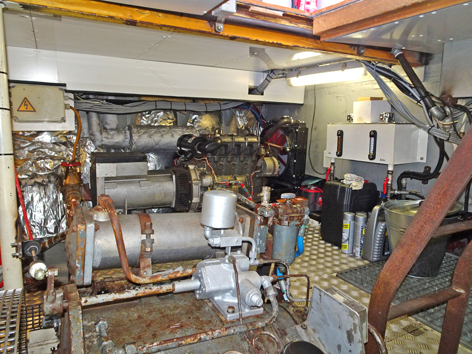 foto: 15 ex Patrouille vaartuig / Varend Woonschip 18.26 met UBC