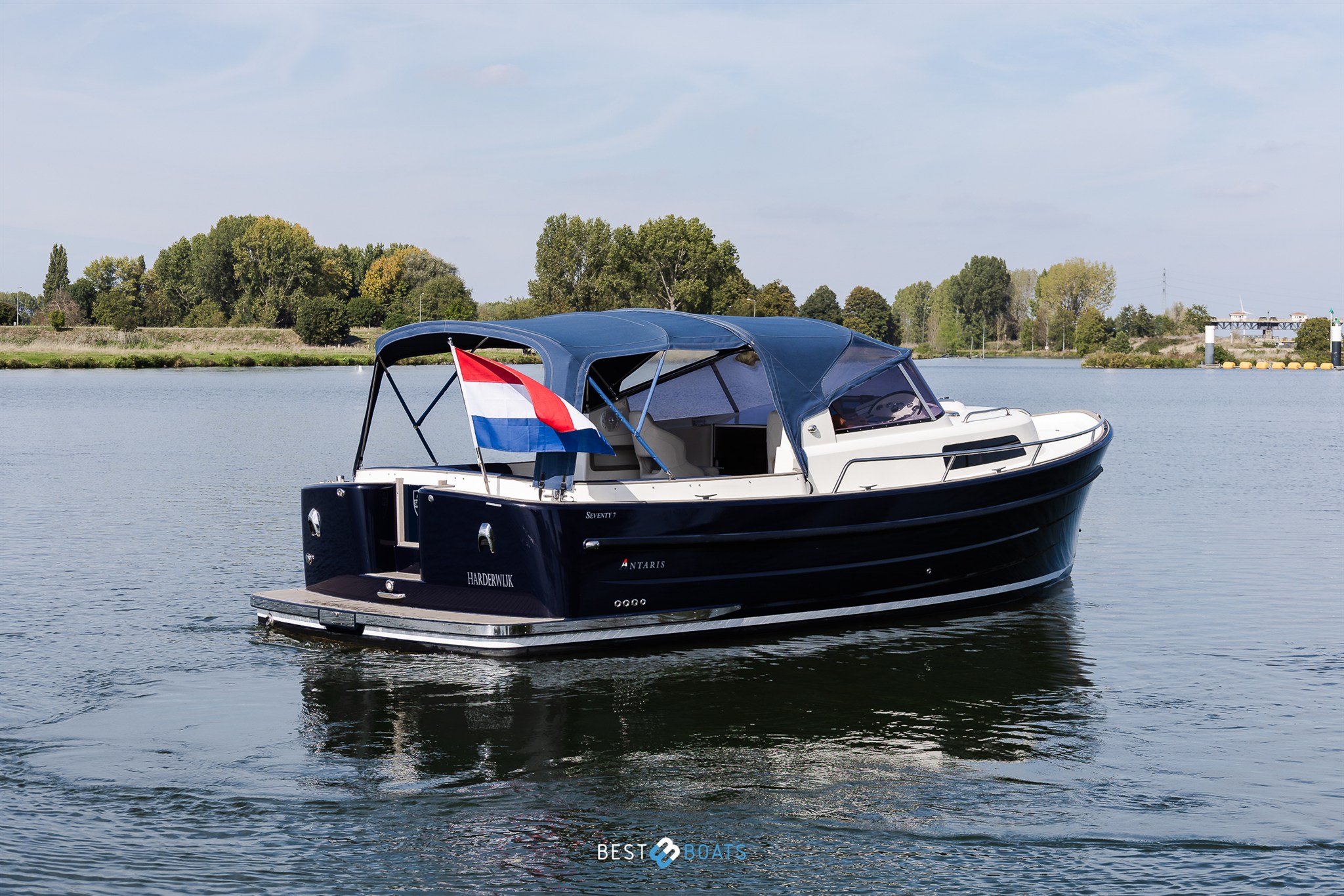 foto: 6 Antaris Seventy7 Cabin