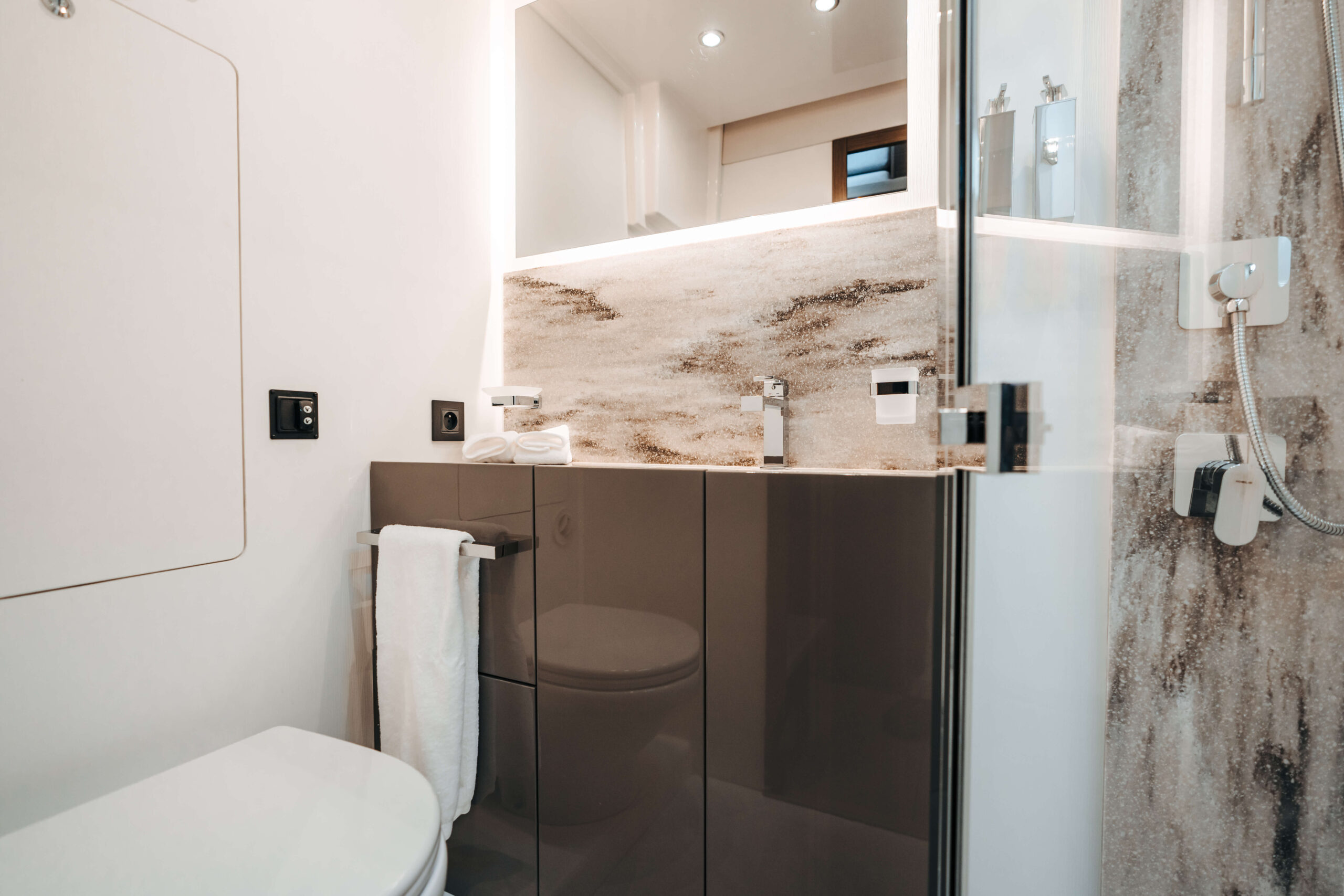 foto: 9 Prestige M48