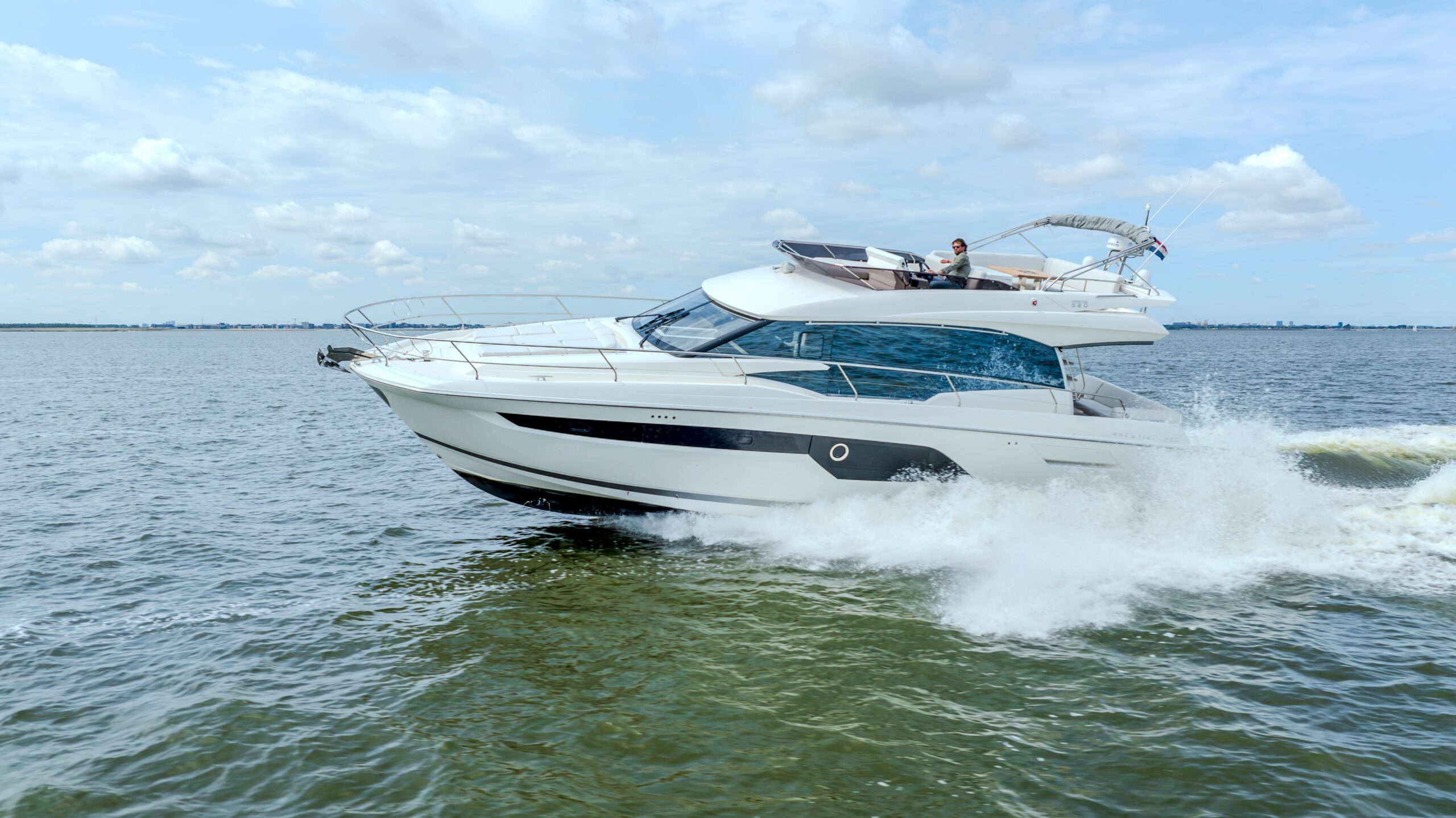 foto: 17 Prestige 520 flybridge #317