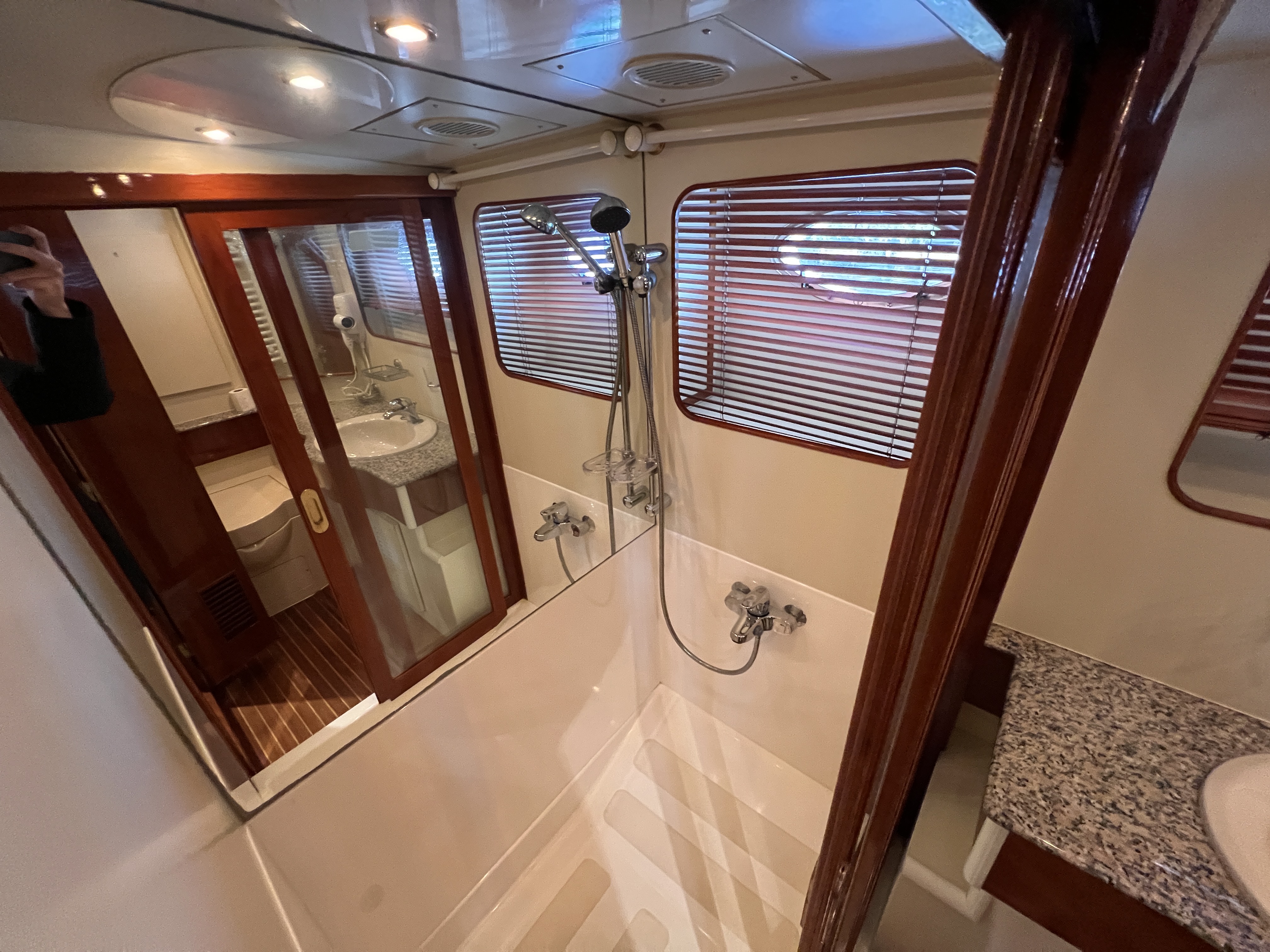 foto: 9 Monte Fino 64 ( varend woonschip )