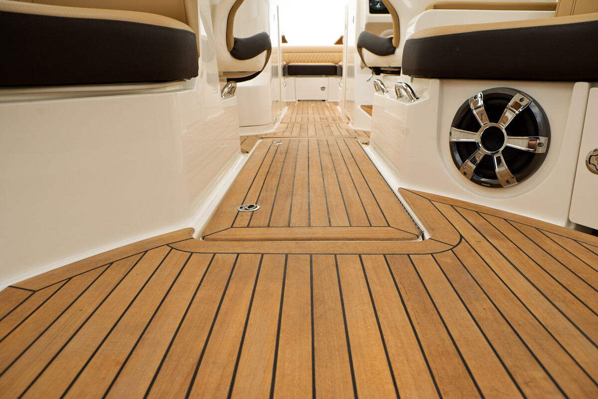 foto: 5 Sea Ray SLX 350 Outboard