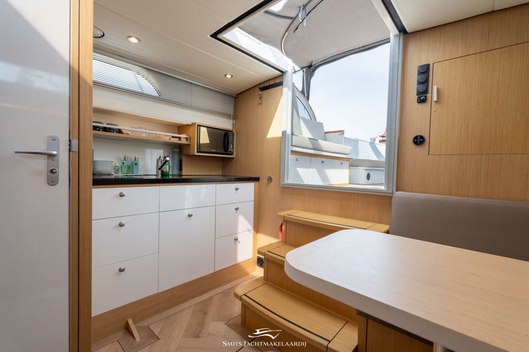 foto: 15 Crown yachts Crown Keyzer C107 Cabrio