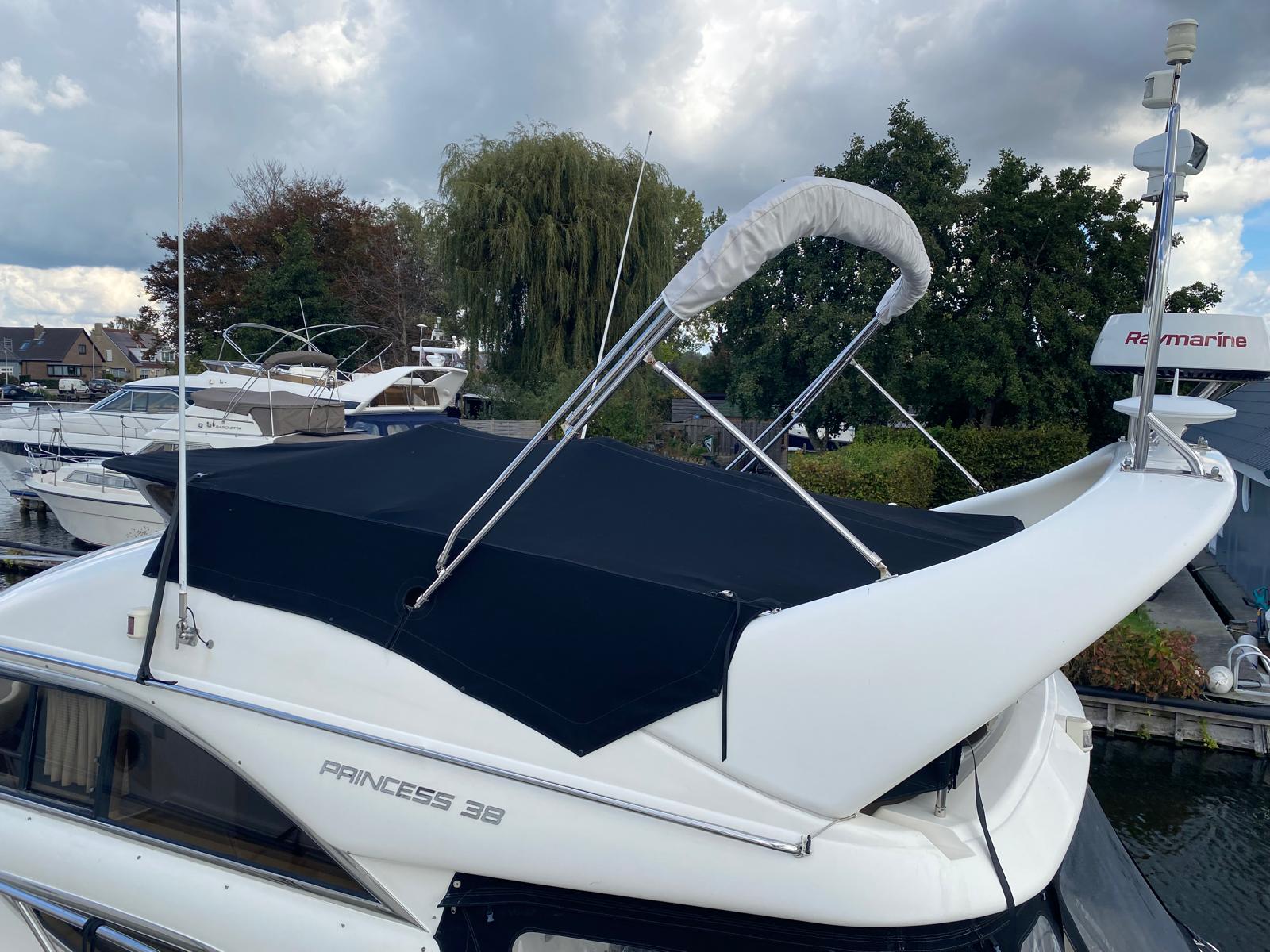 foto: 10 Princess 38 12 Meter