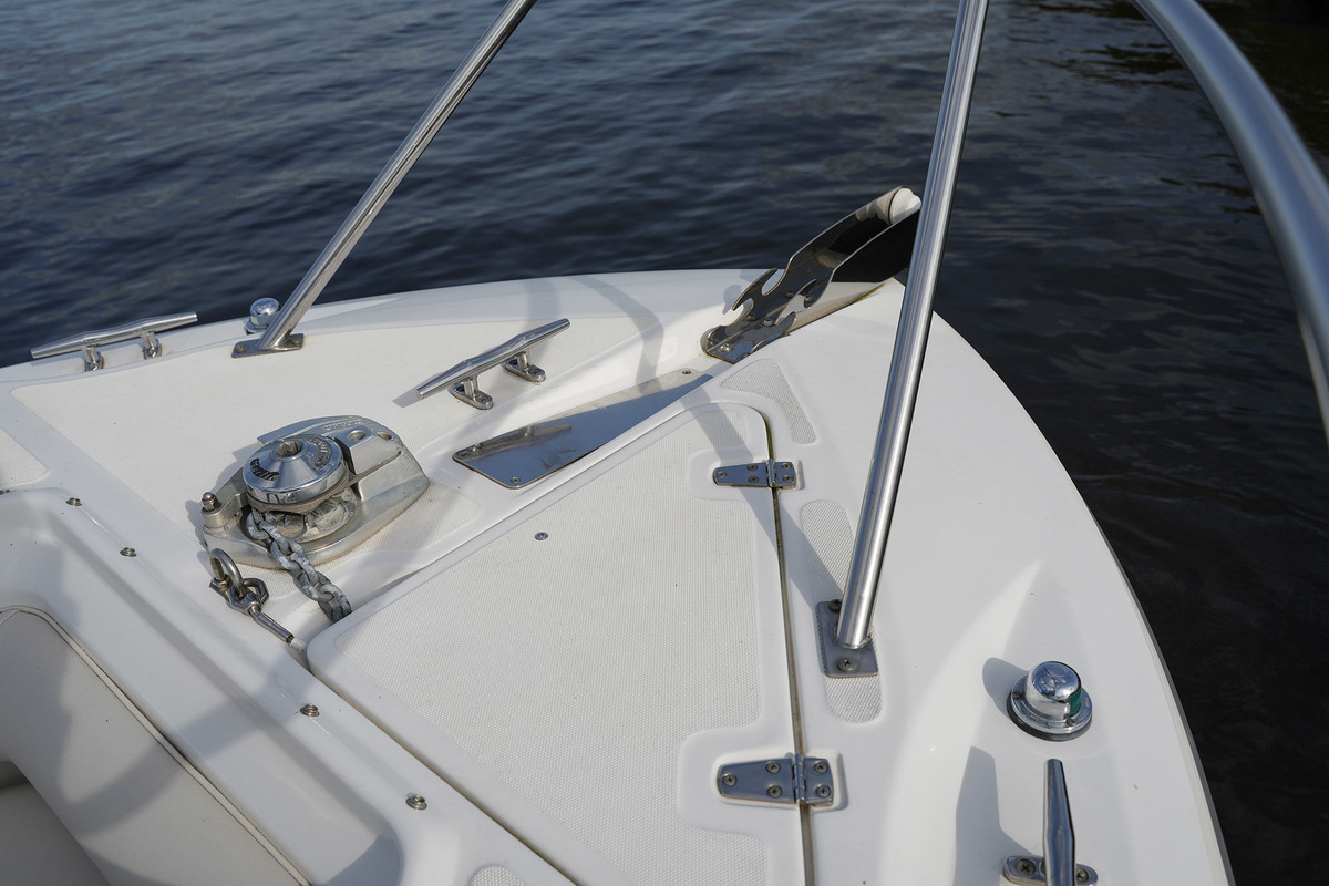 foto: 10 Boston Whaler 270 Outrage